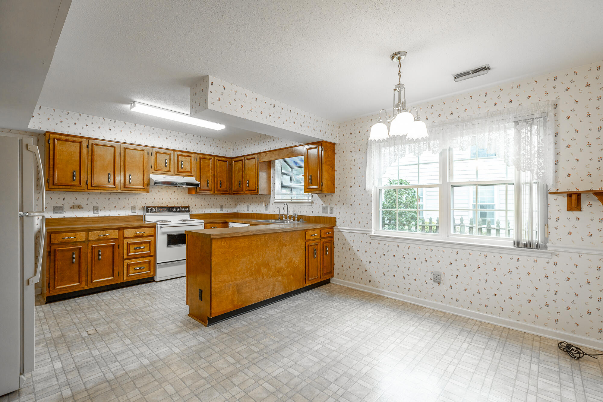 1300 Leaside Lane