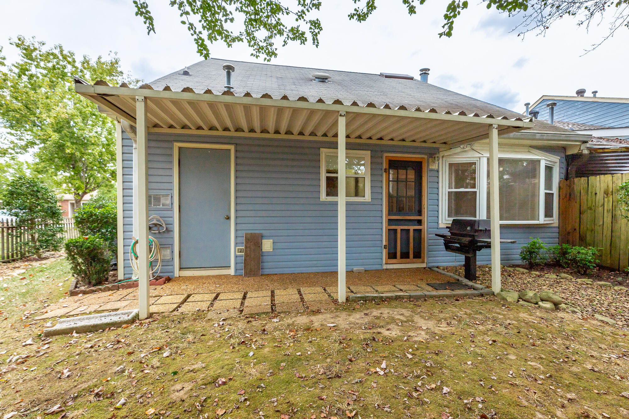 1300 Leaside Lane