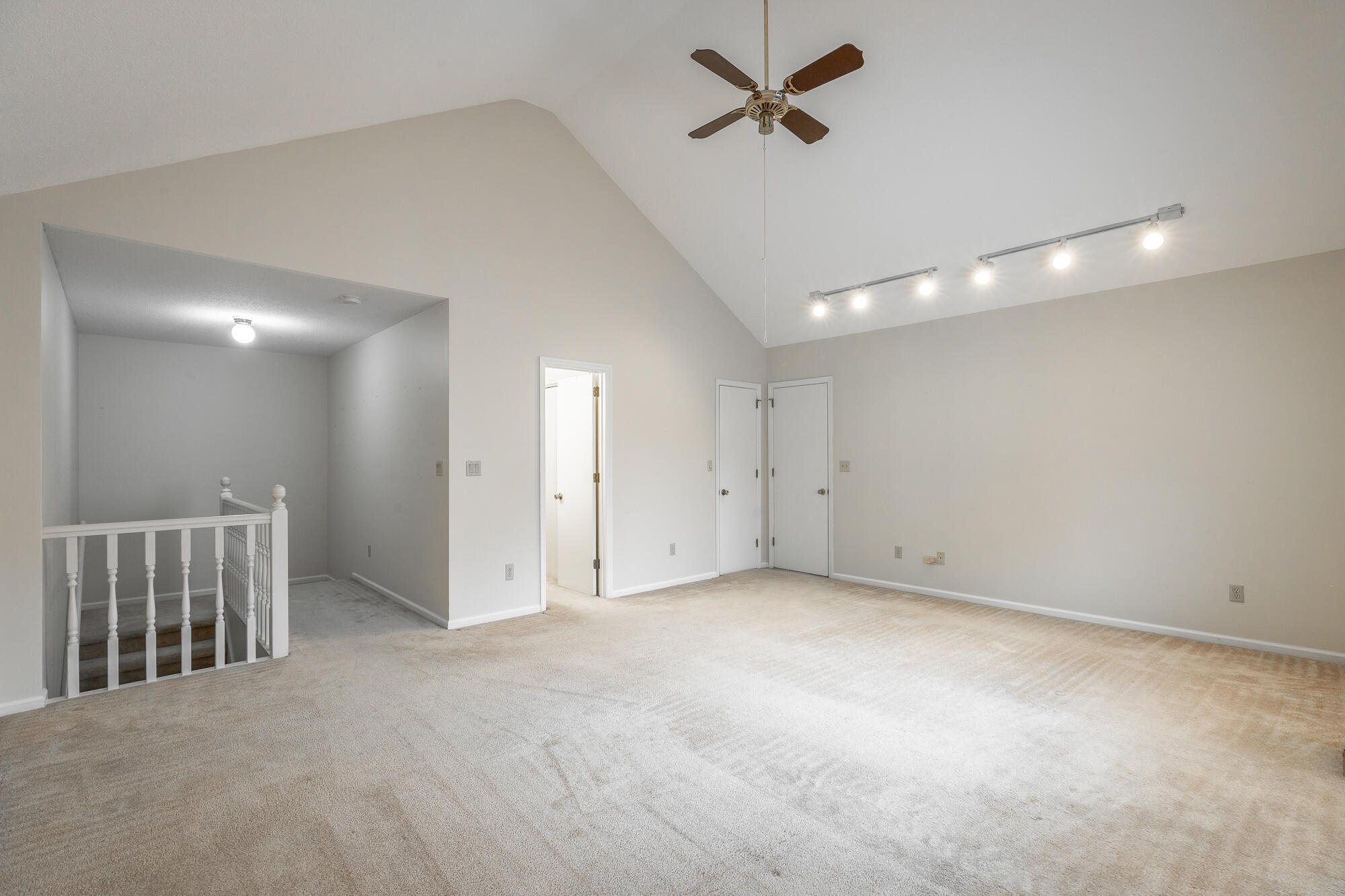 1300 Leaside Lane