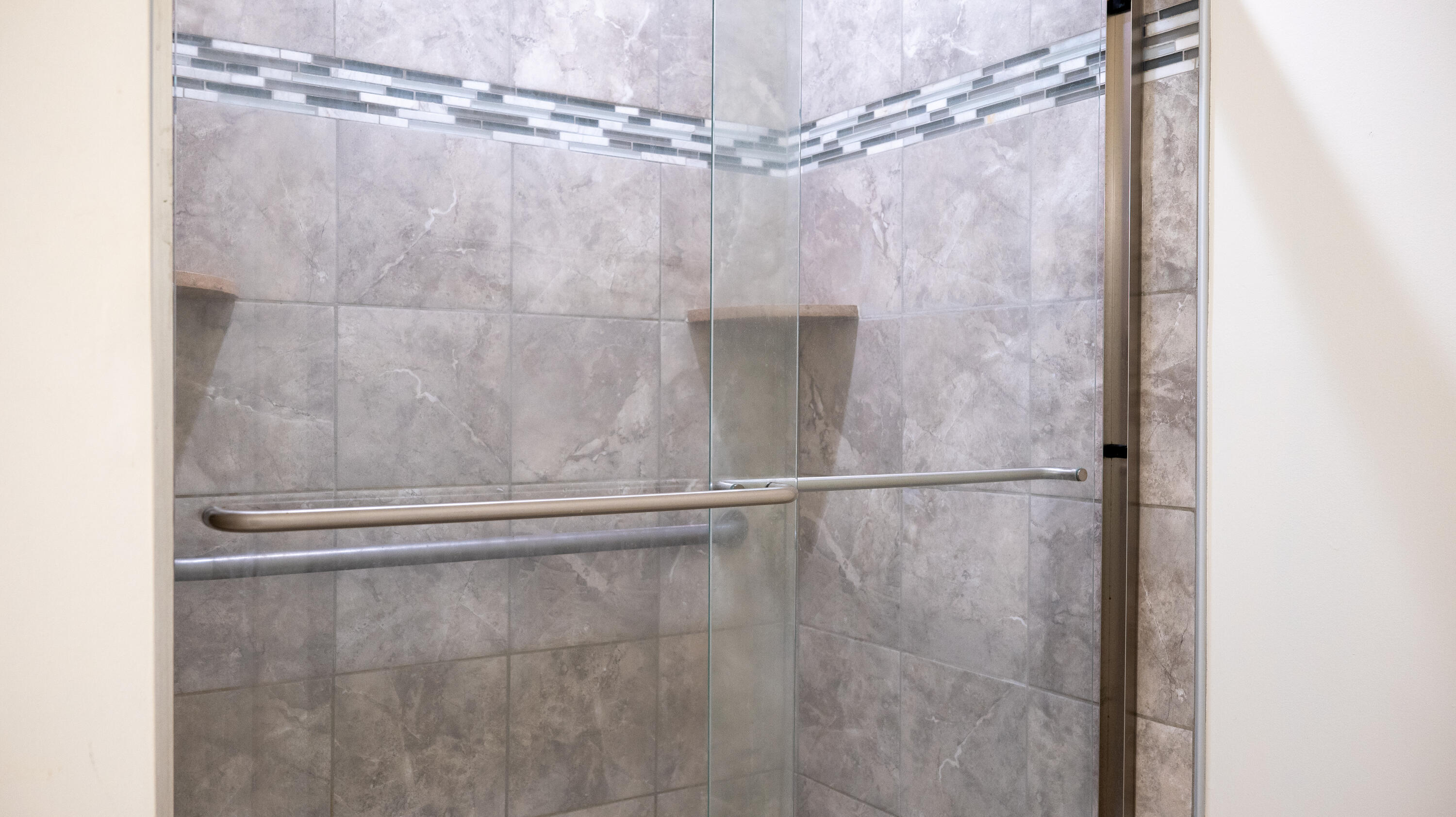 6809 Satya Way, 16