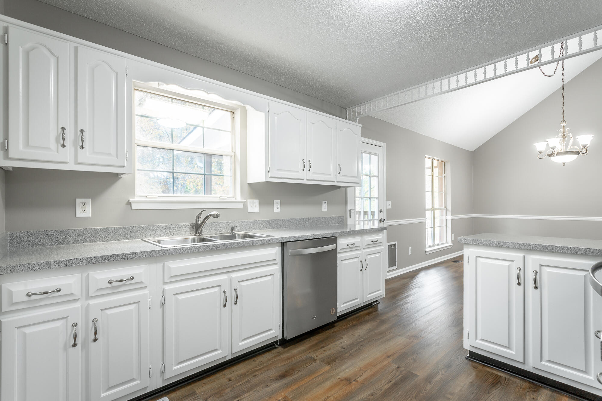802 Ashbrook Drive