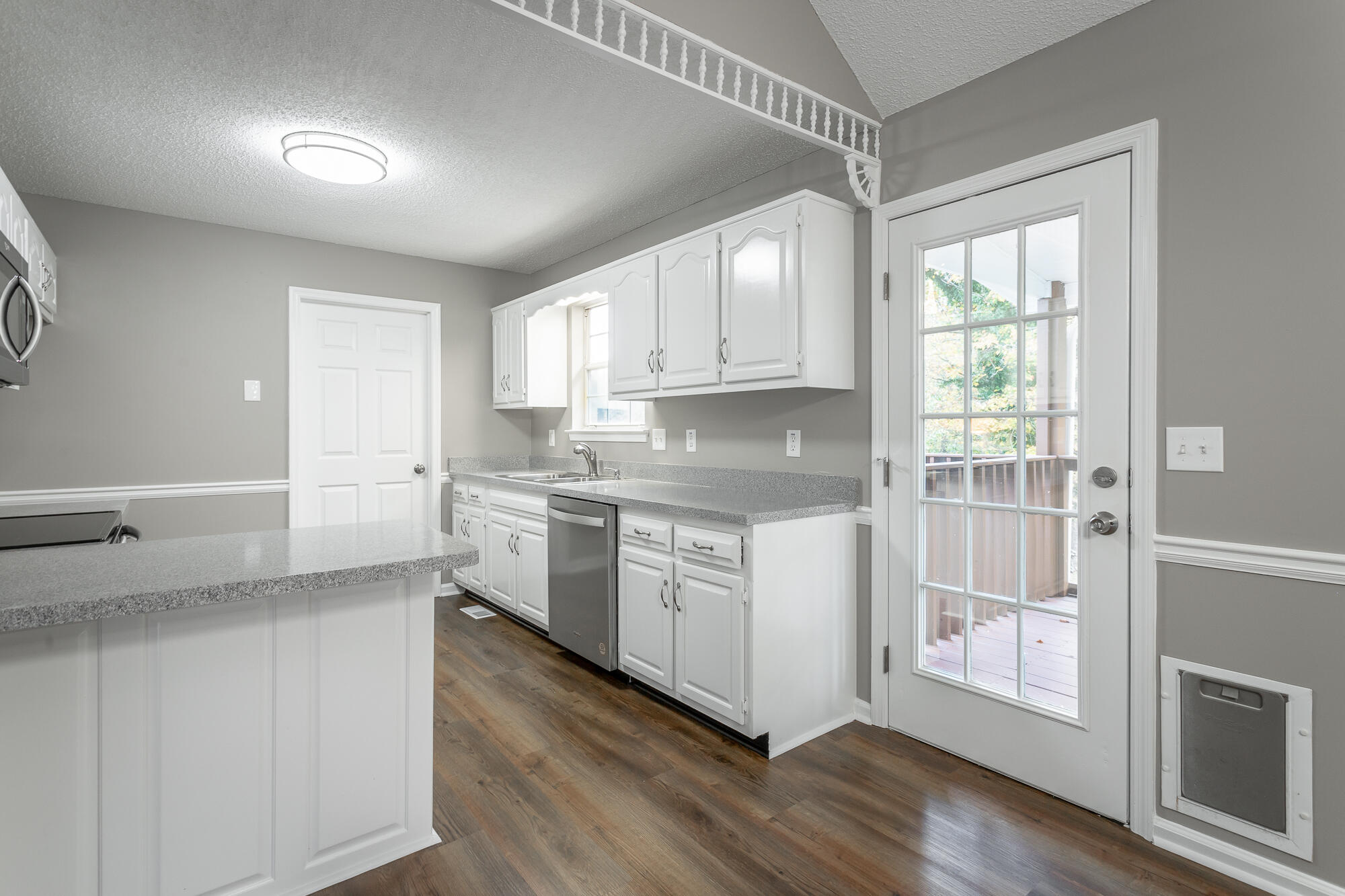 802 Ashbrook Drive