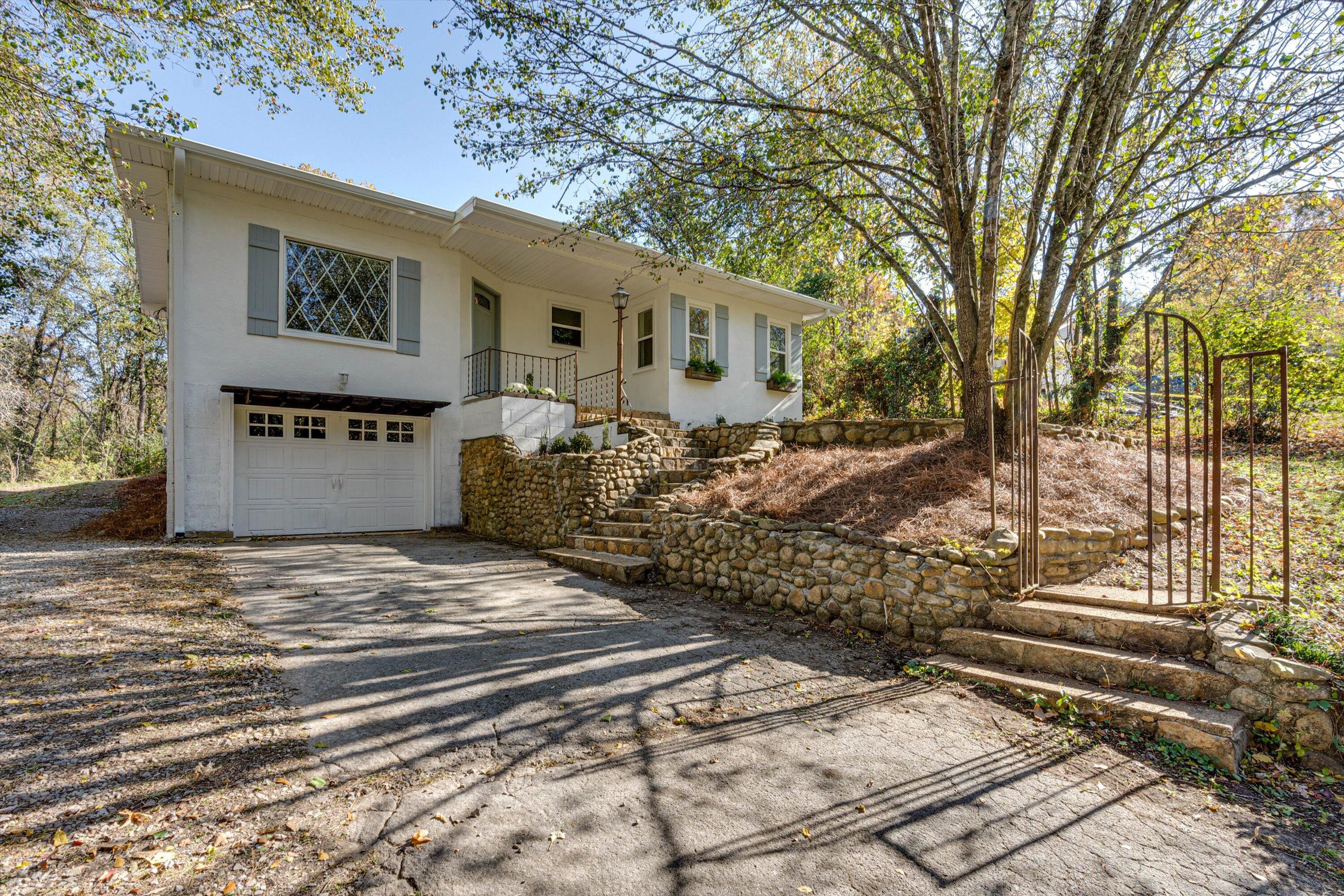 21 Dowlen Road