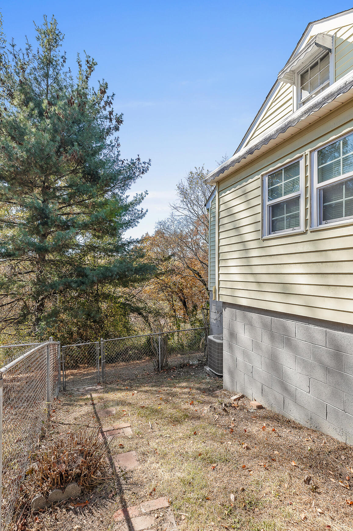 3822 Kingwood Circle