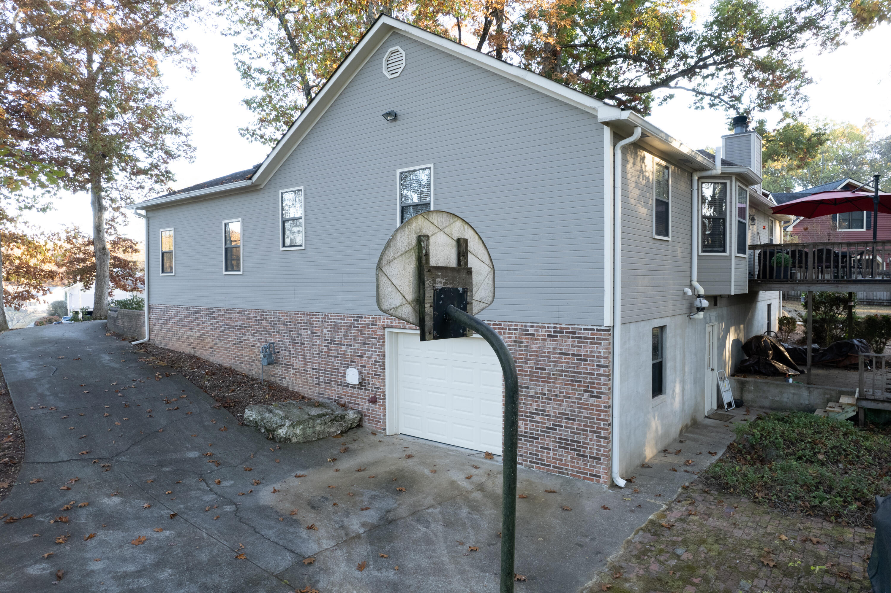 40 E Carolyn Circle