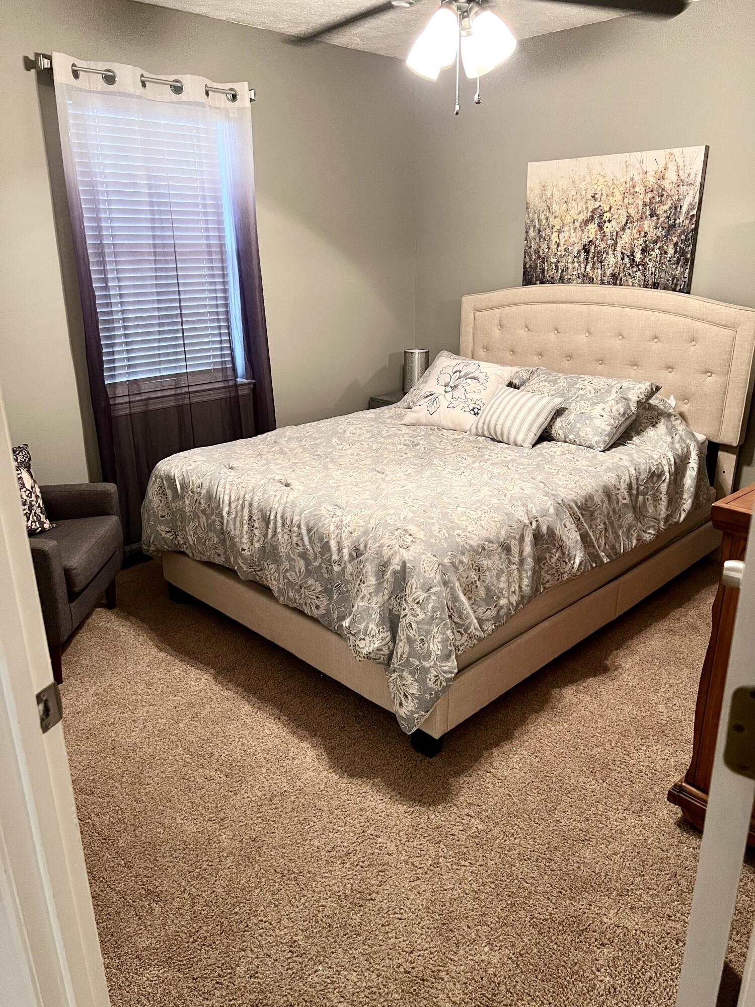 40 E Carolyn Circle