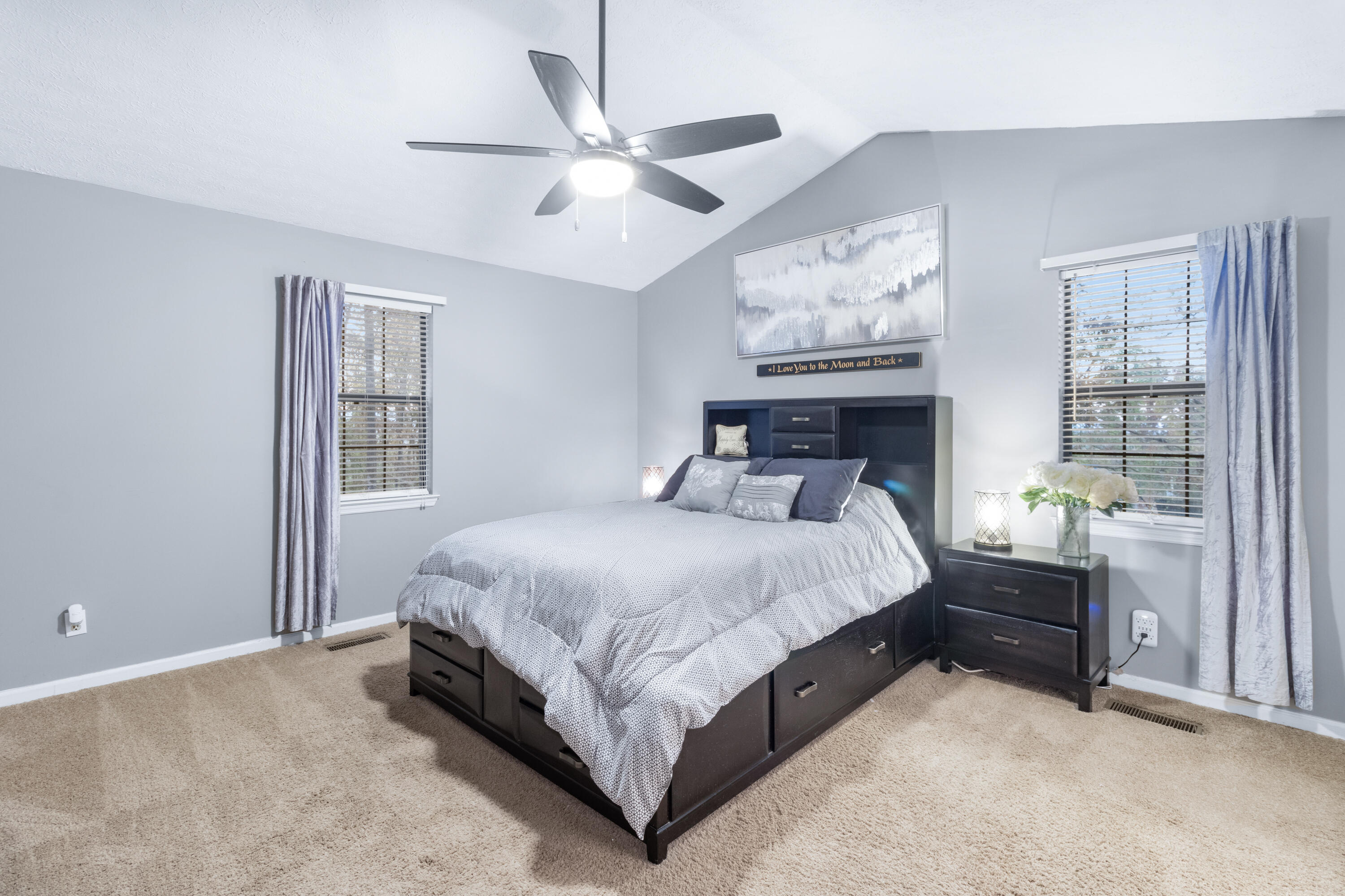 40 E Carolyn Circle