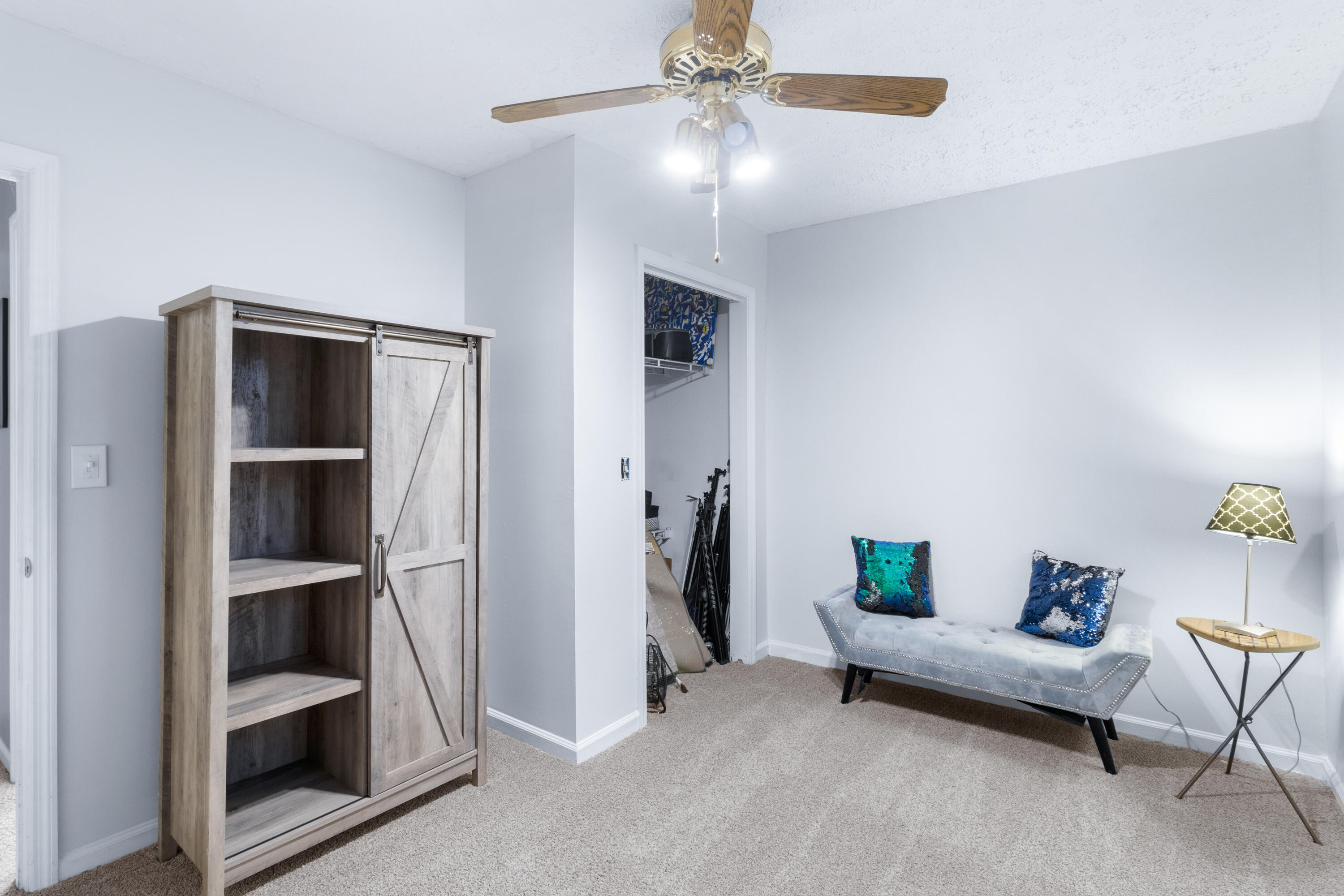 40 E Carolyn Circle