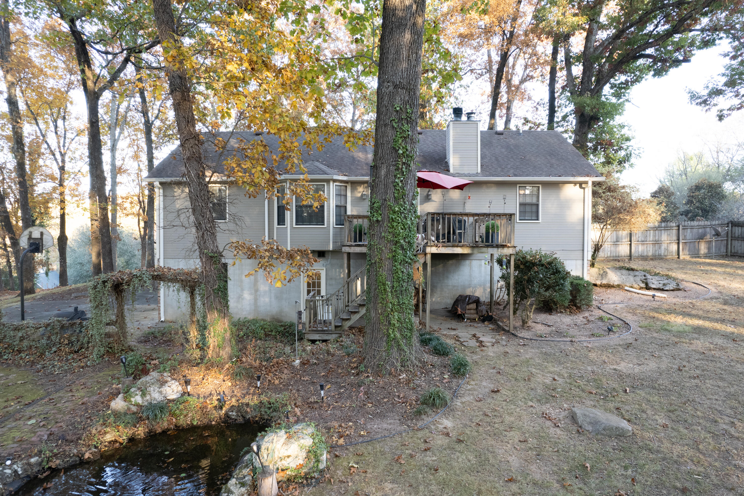 40 E Carolyn Circle