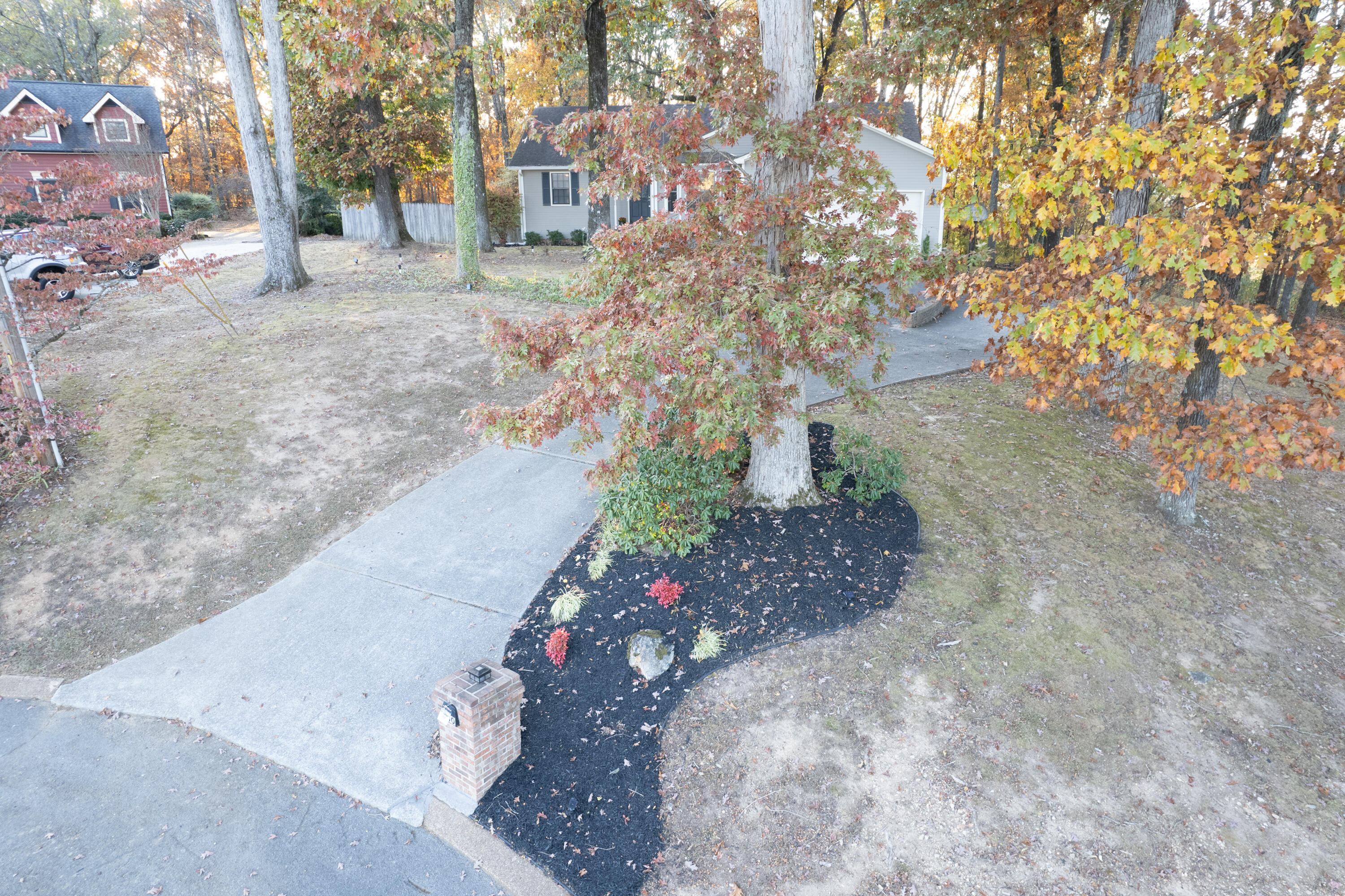 40 E Carolyn Circle