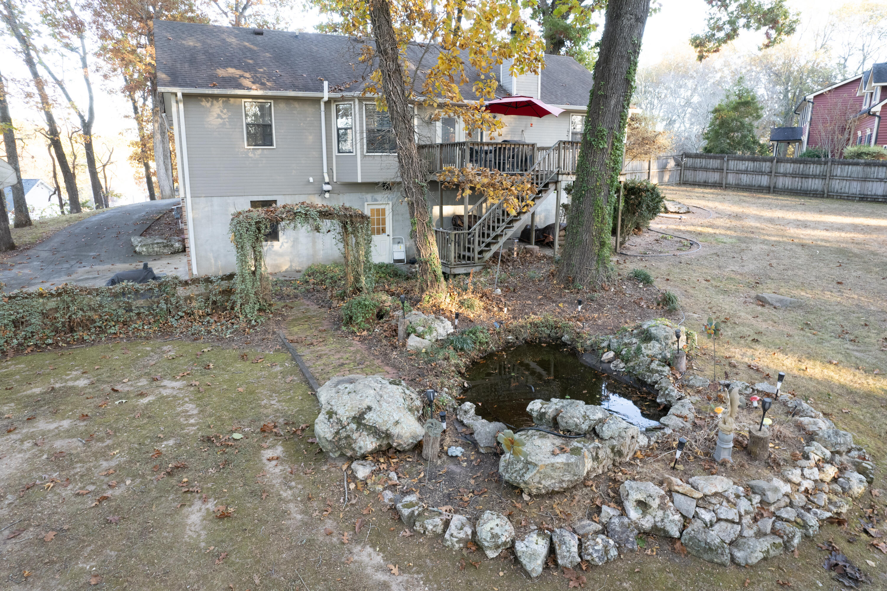 40 E Carolyn Circle