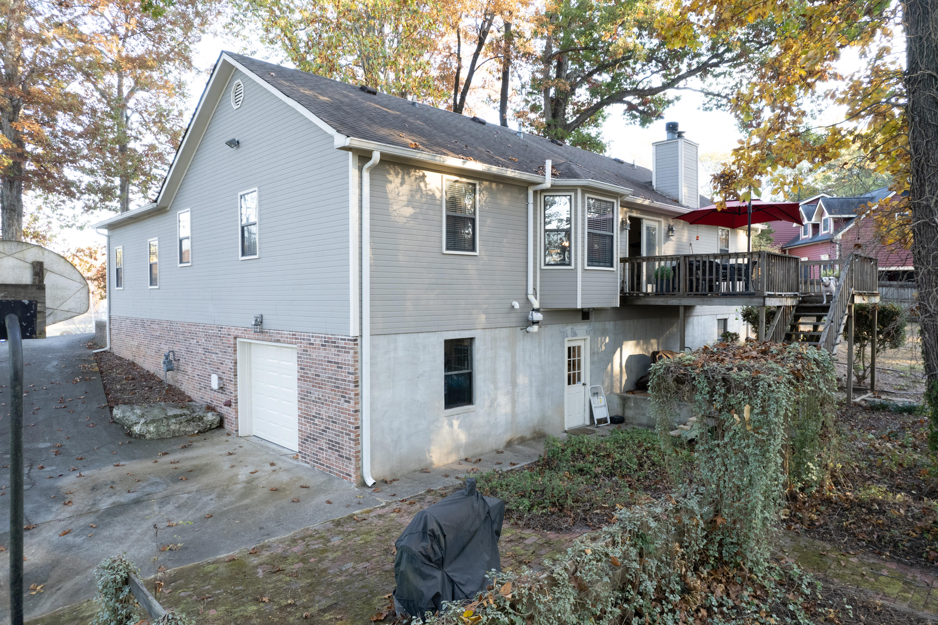 40 E Carolyn Circle