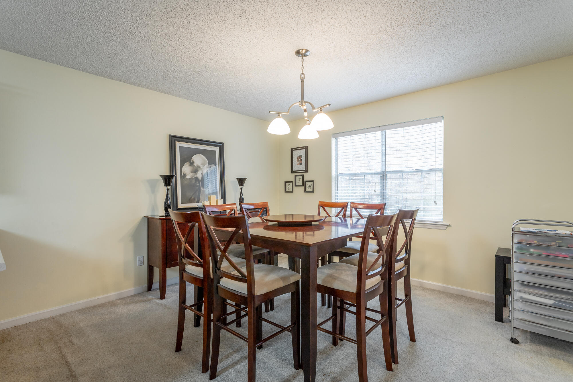 2422 W Wind Drive