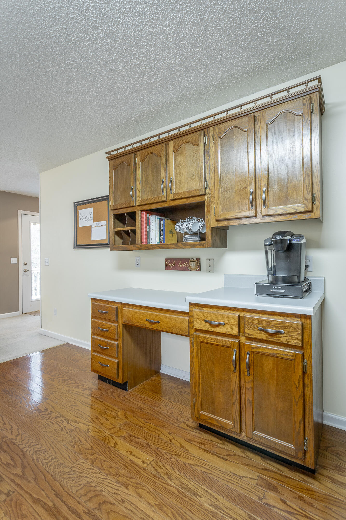 2422 W Wind Drive