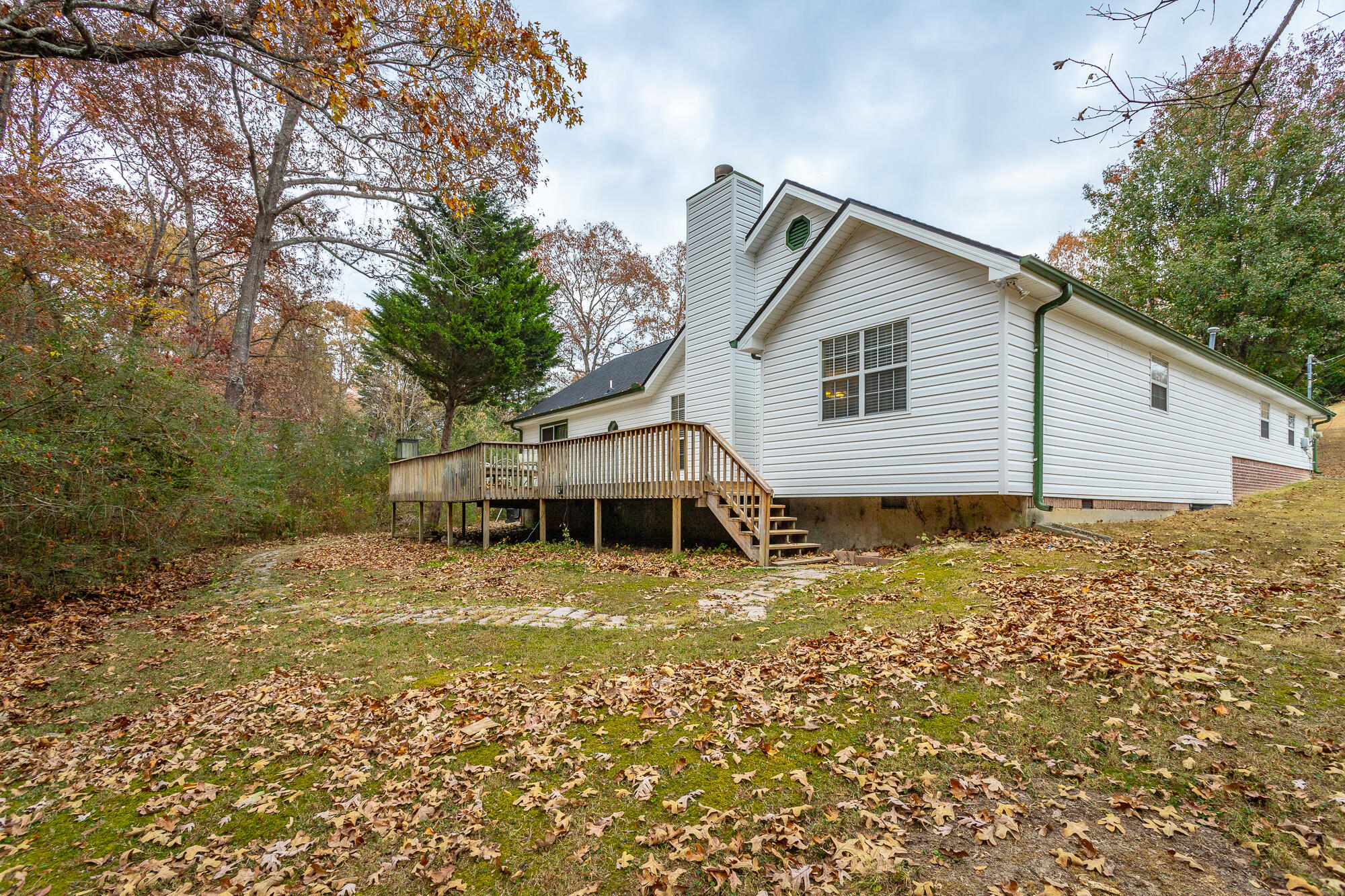 2422 W Wind Drive