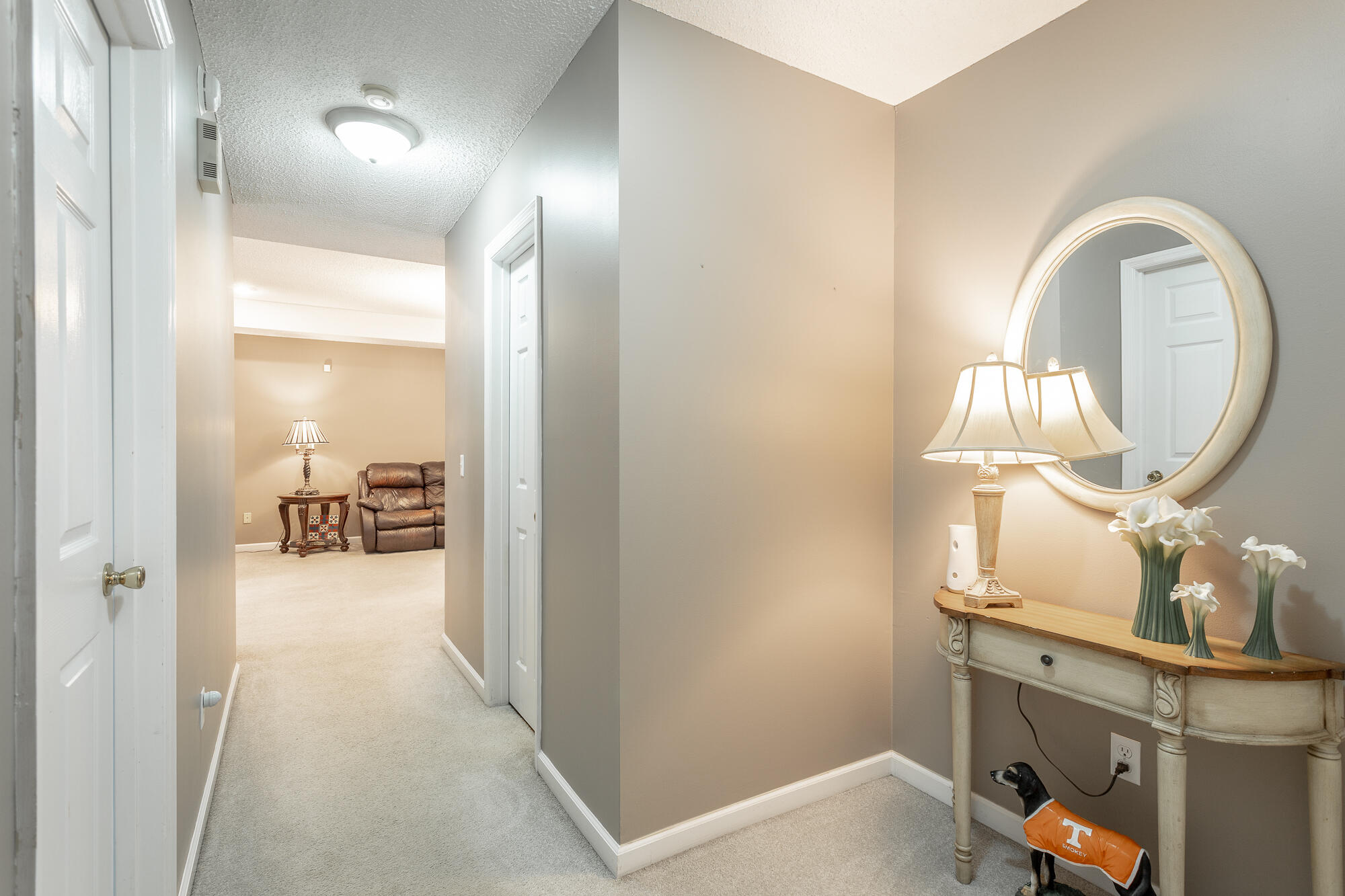 2422 W Wind Drive