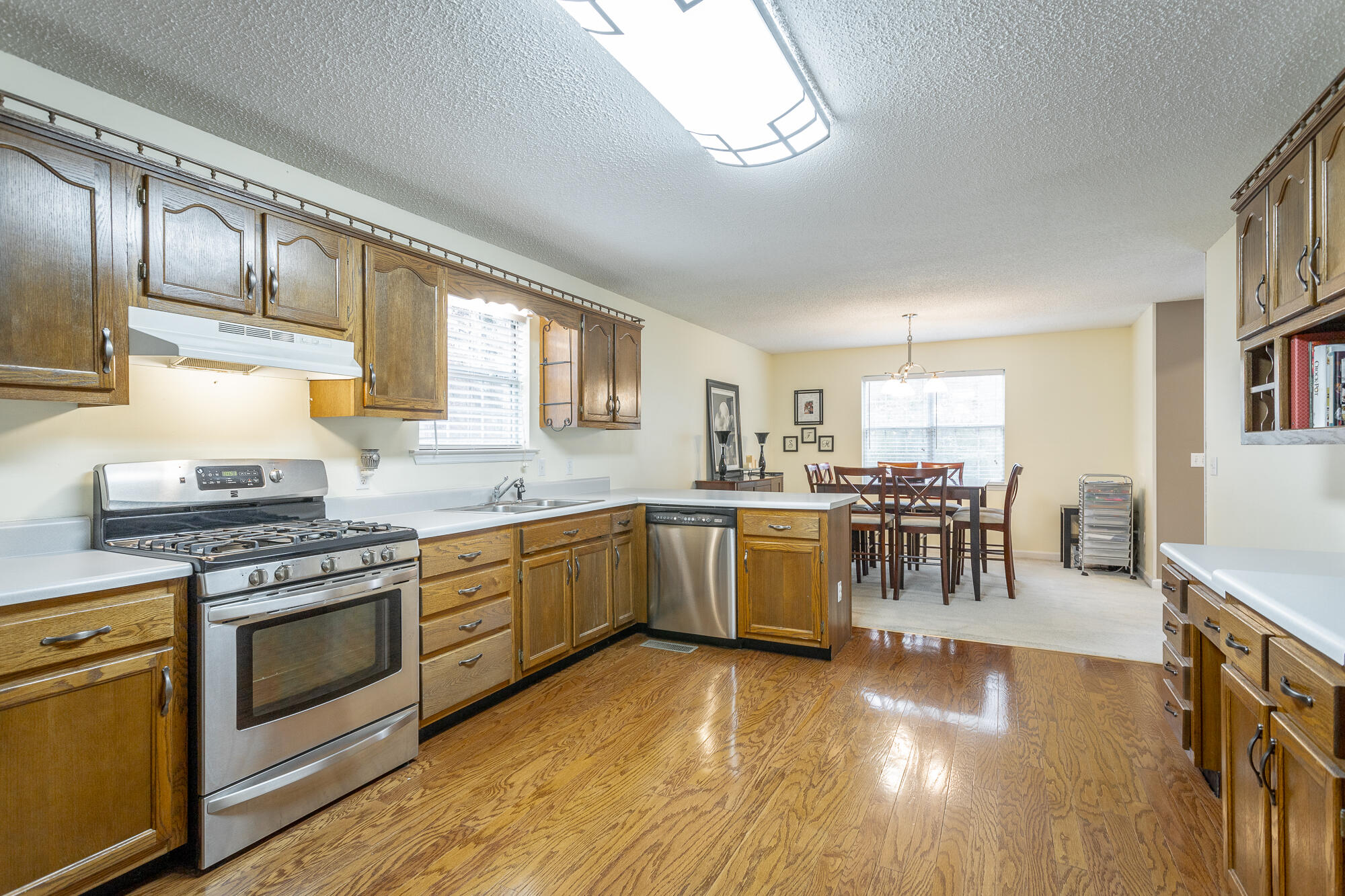 2422 W Wind Drive