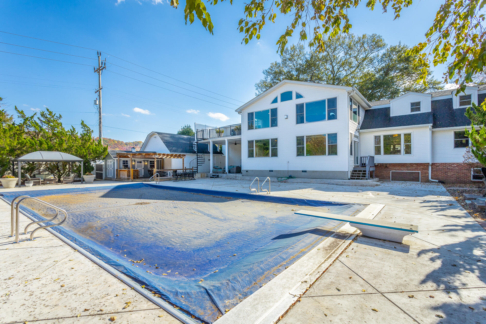 2911 Hamill Road