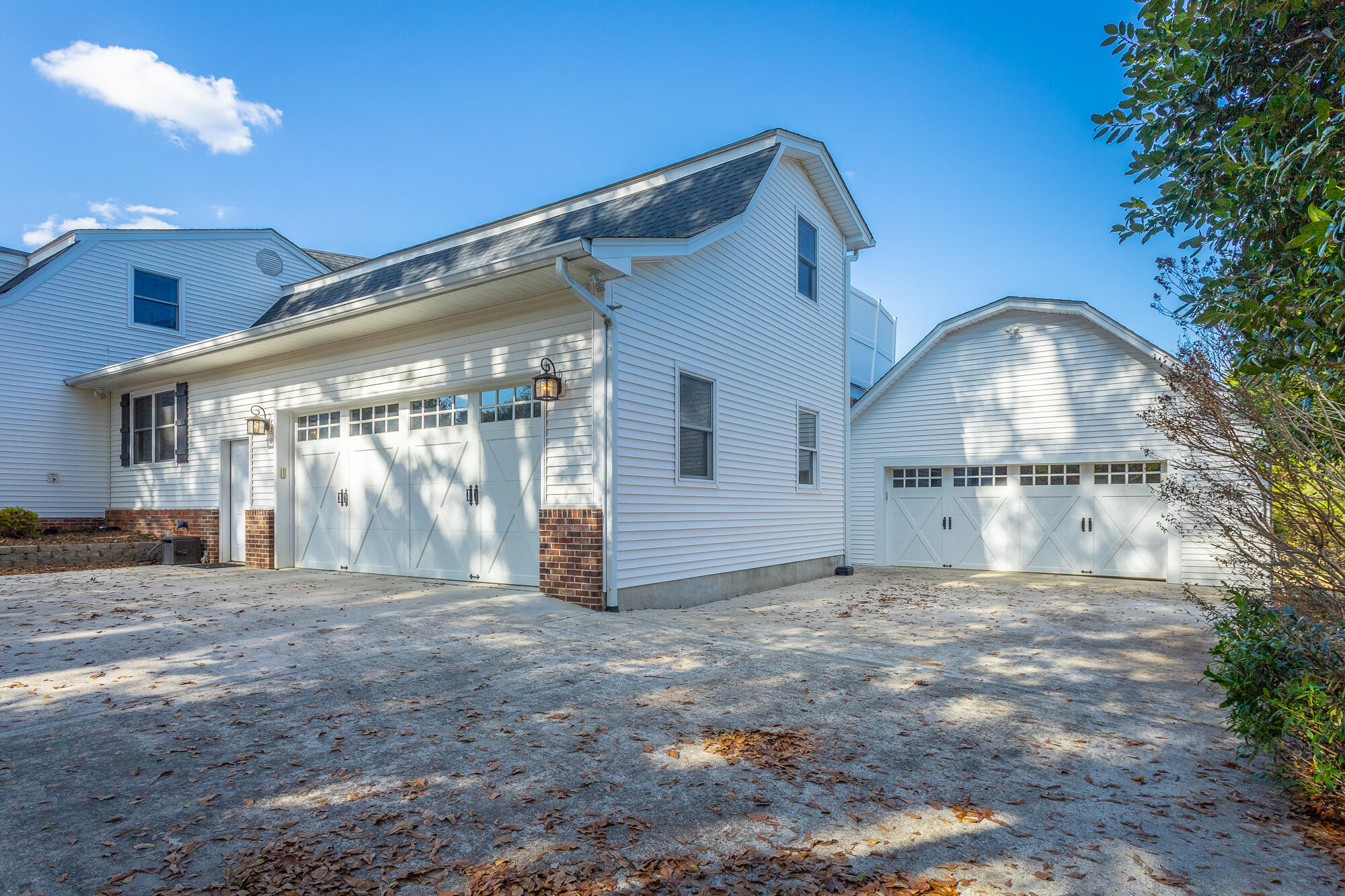 2911 Hamill Road
