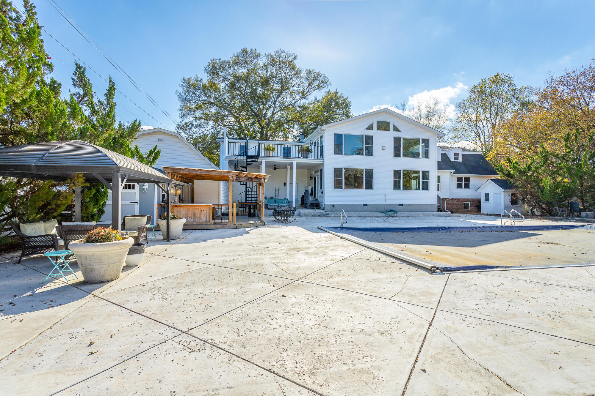 2911 Hamill Road