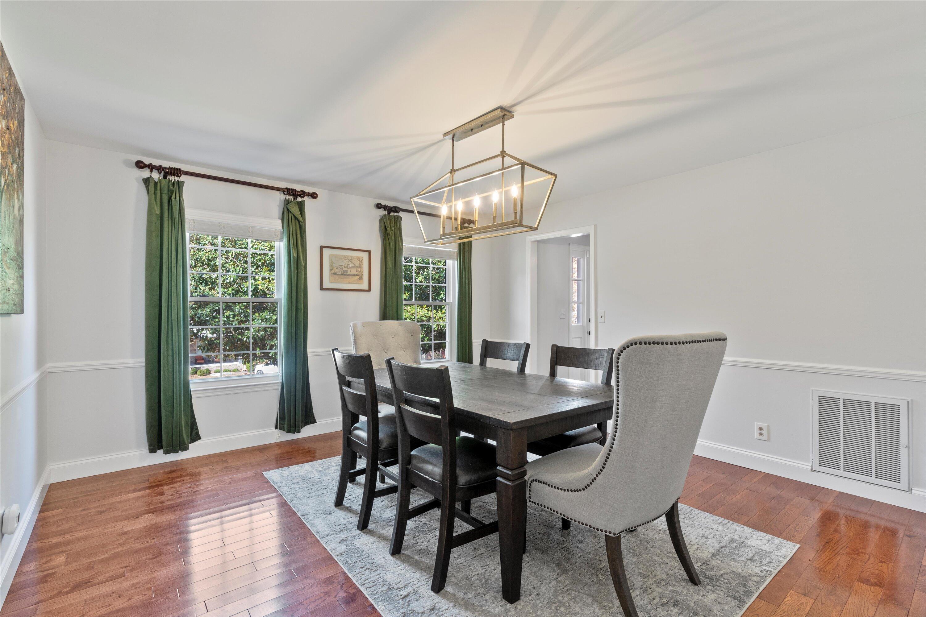 1923 Colonial Way Circle