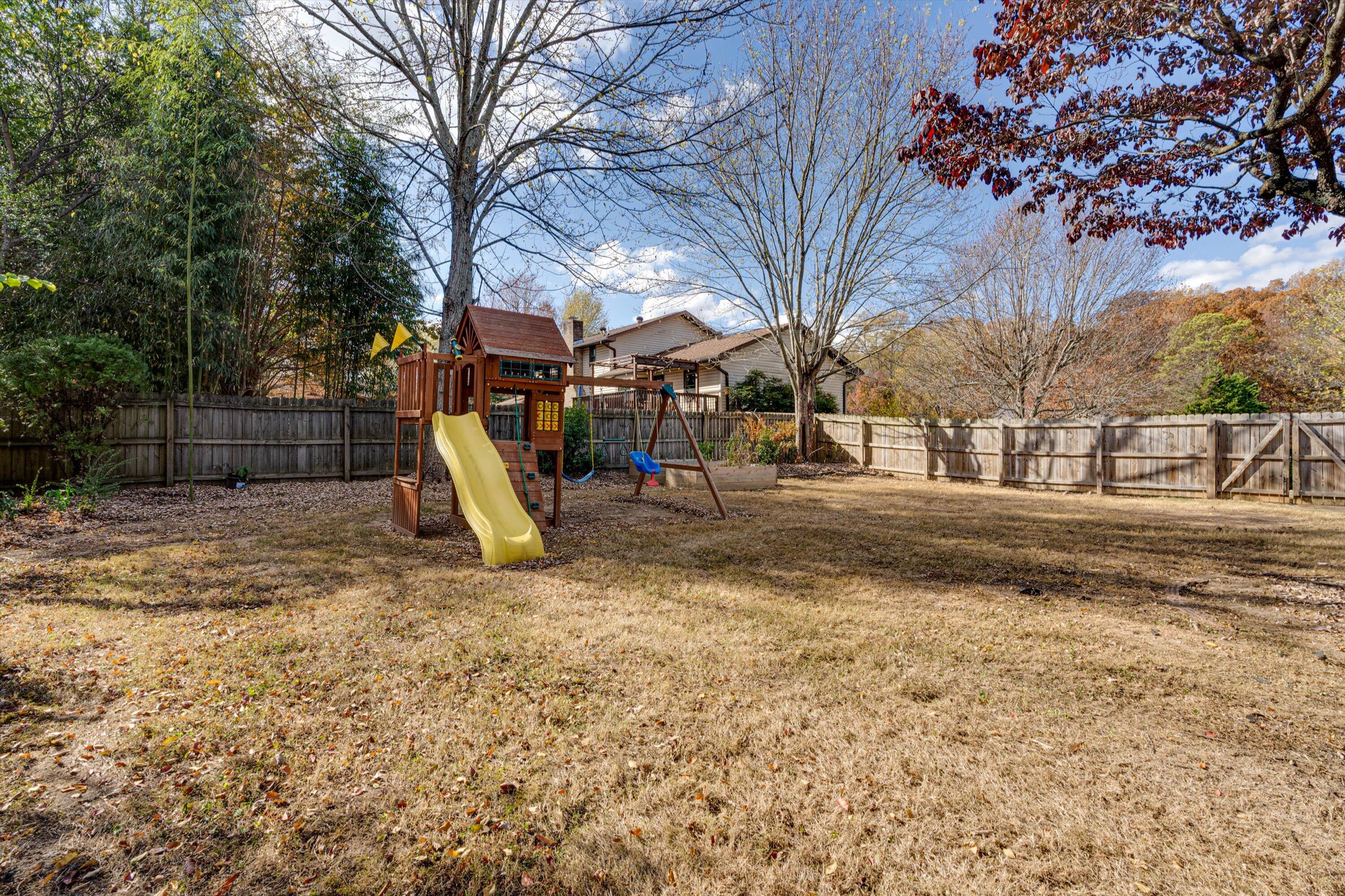 1923 Colonial Way Circle