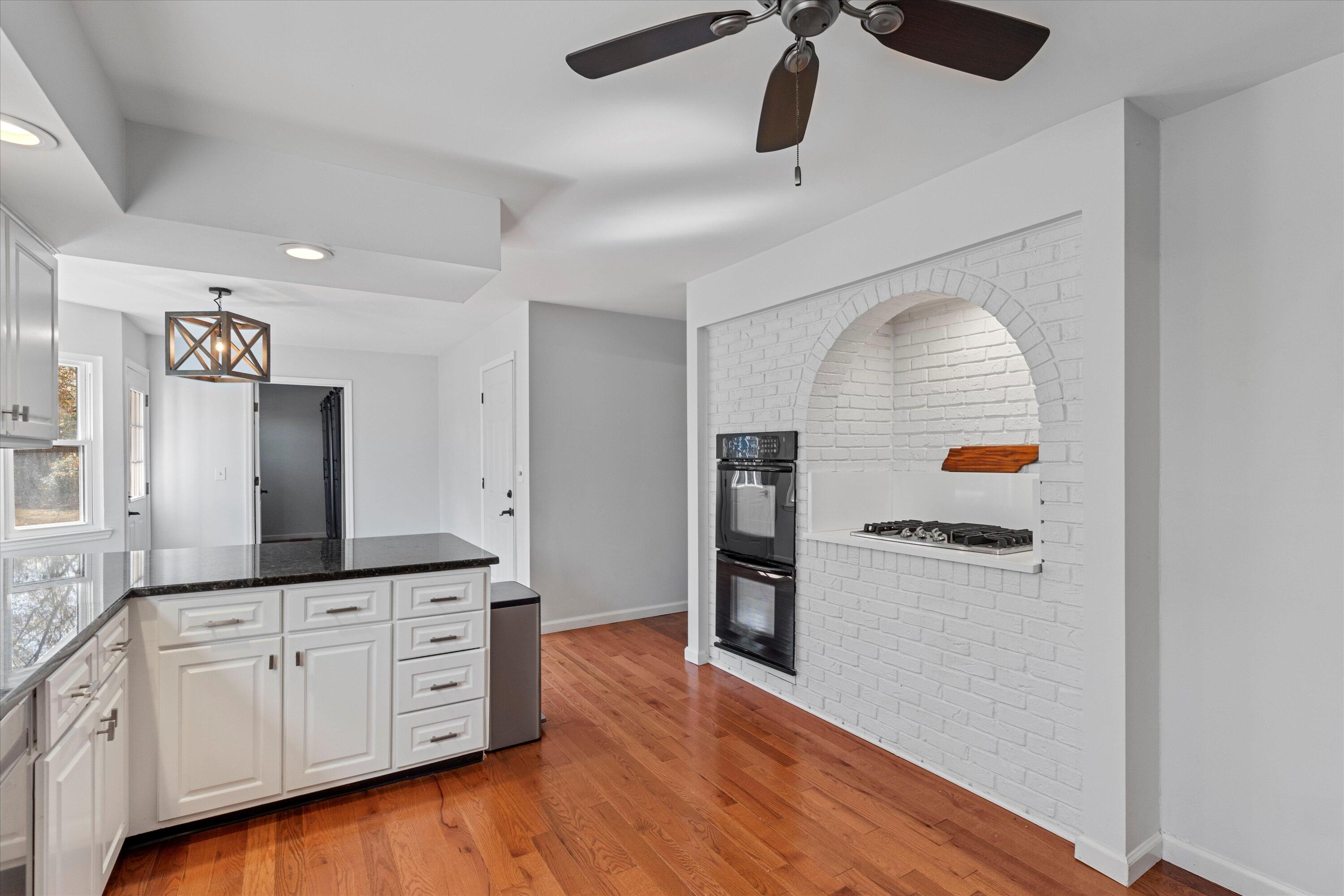 1923 Colonial Way Circle