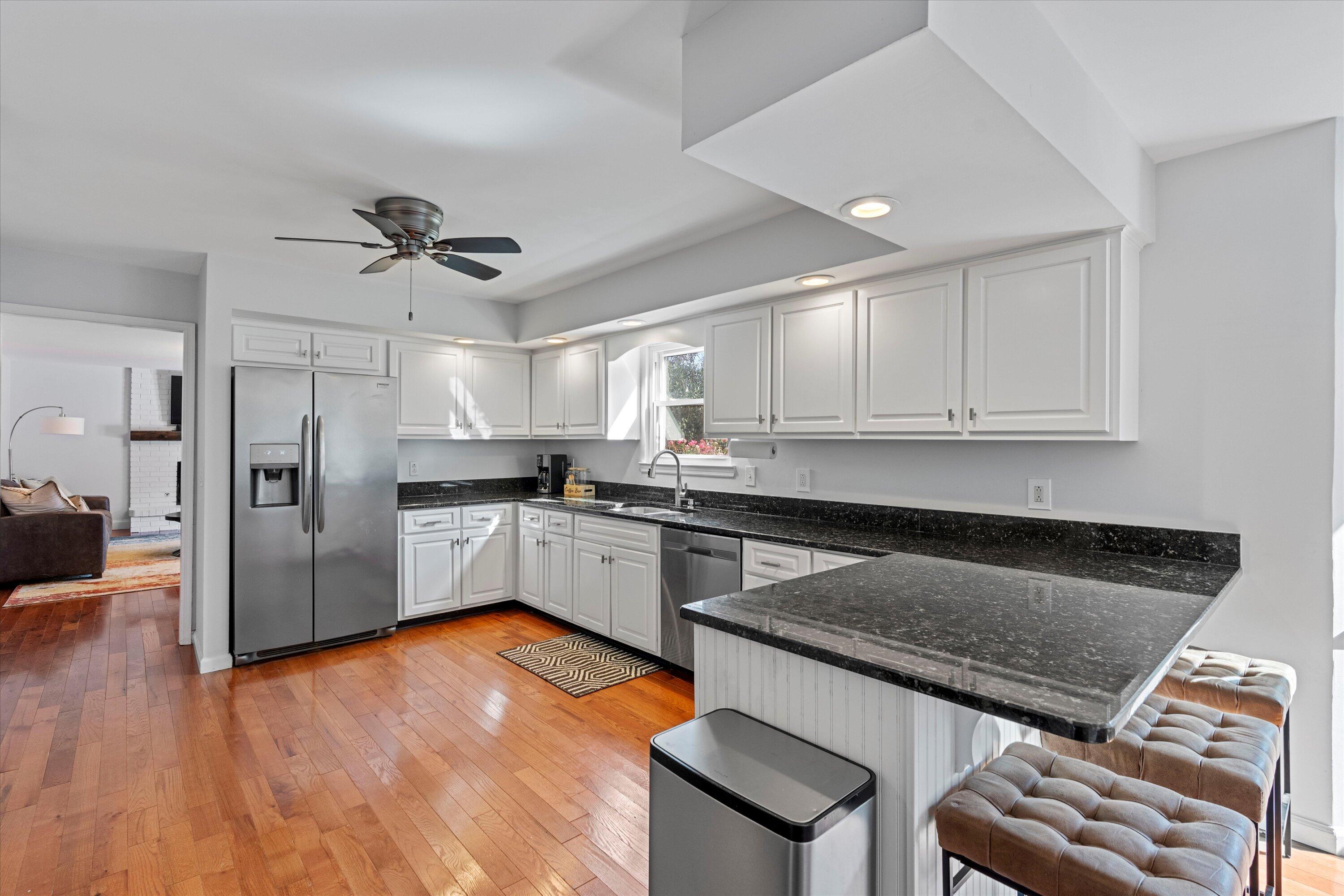 1923 Colonial Way Circle