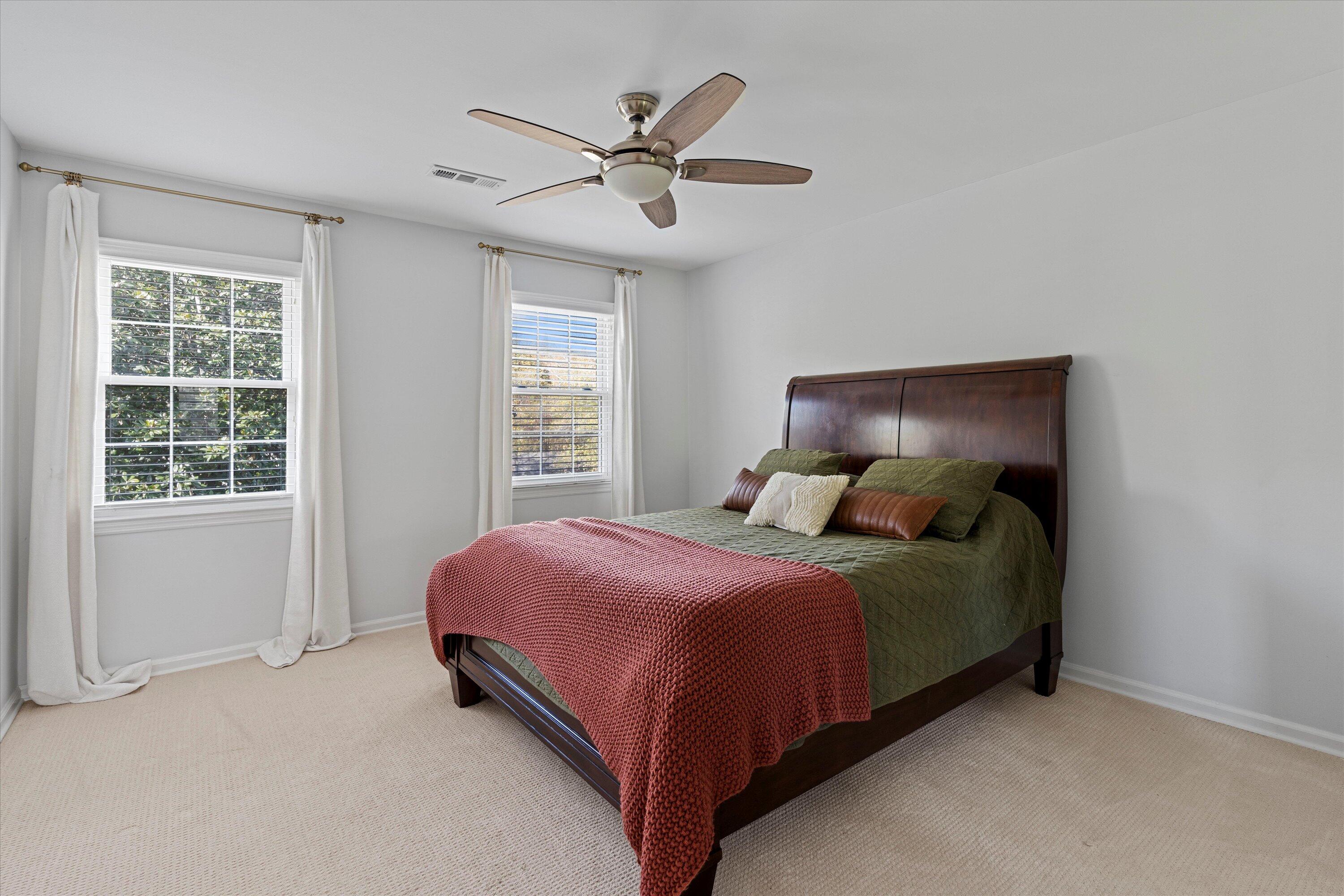 1923 Colonial Way Circle