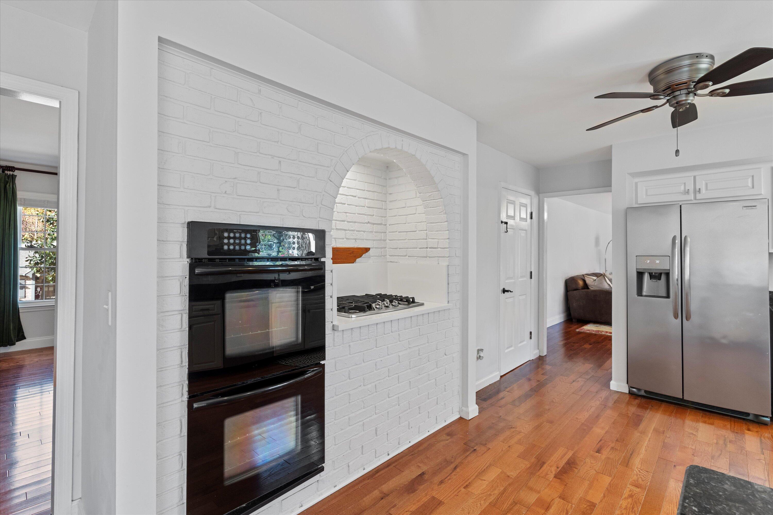 1923 Colonial Way Circle
