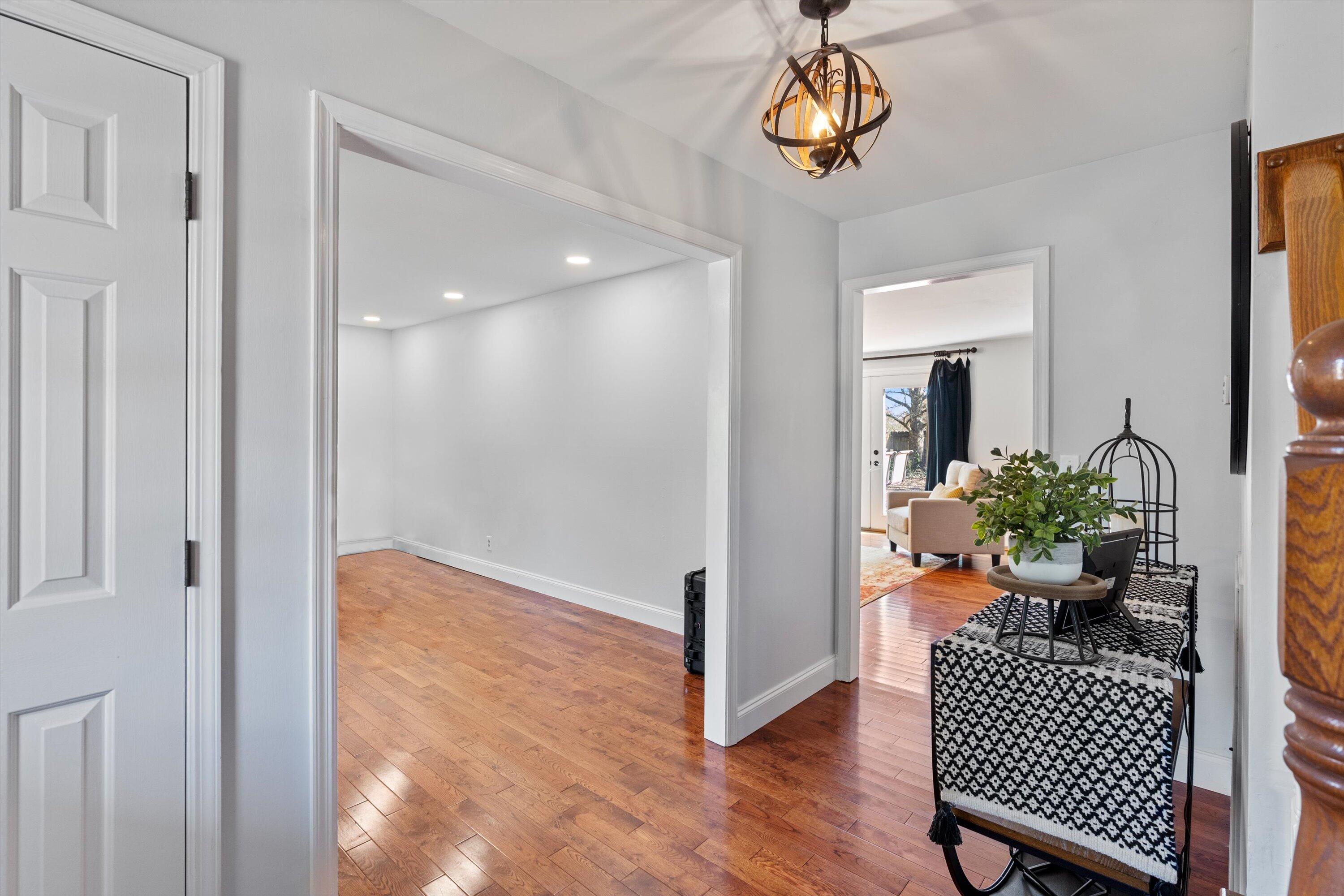 1923 Colonial Way Circle