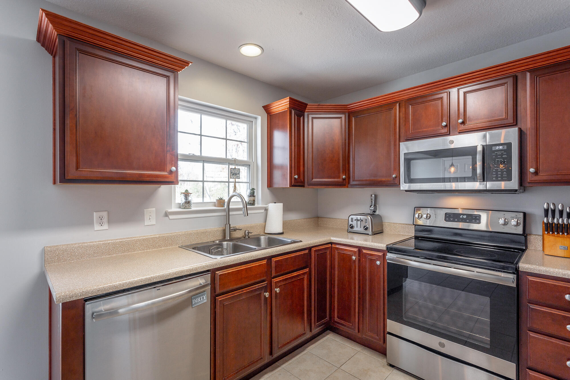 1827 Coffee Tree Lane