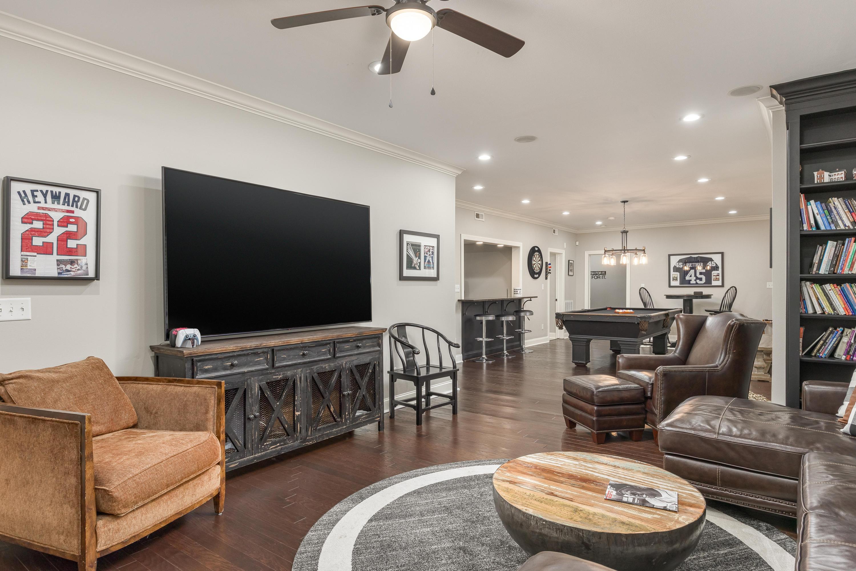 9337 Windrose Circle
