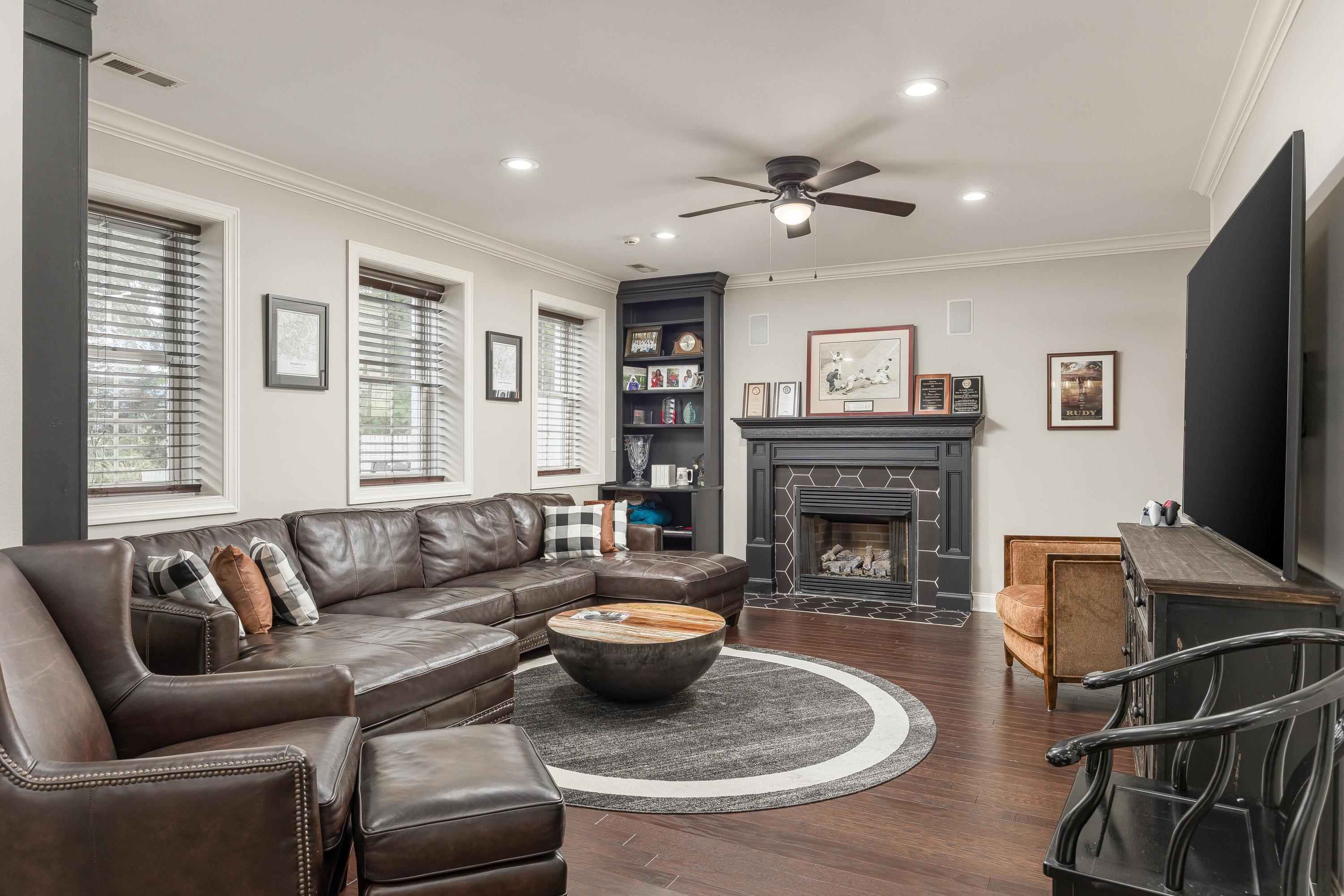 9337 Windrose Circle