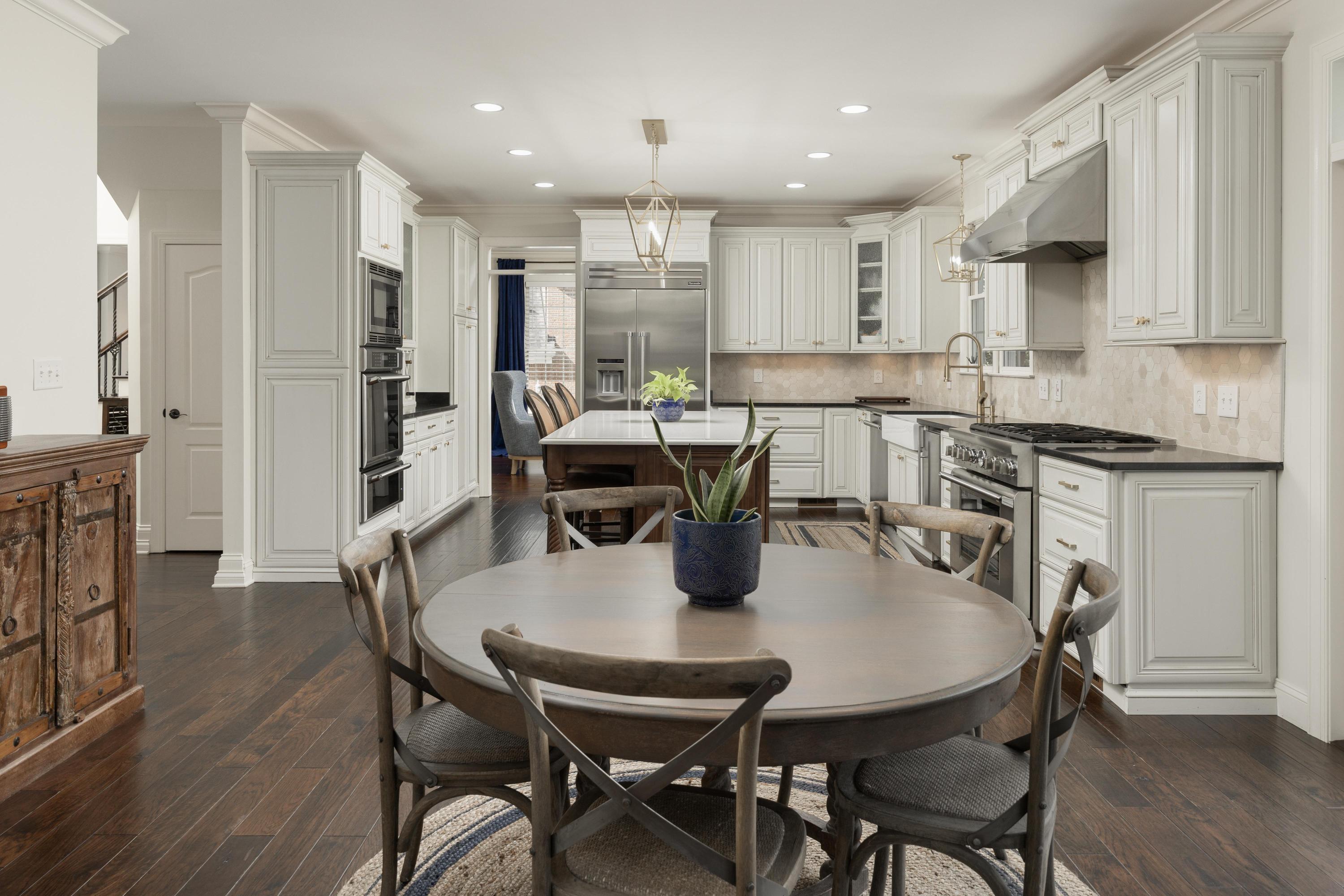 9337 Windrose Circle