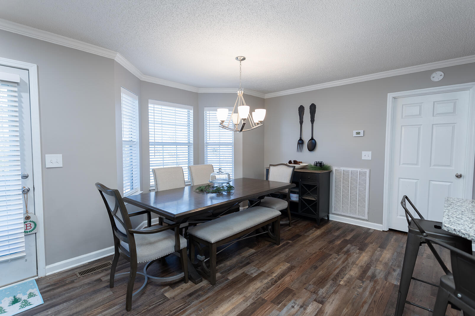 2443 NW Valley Hills Trail