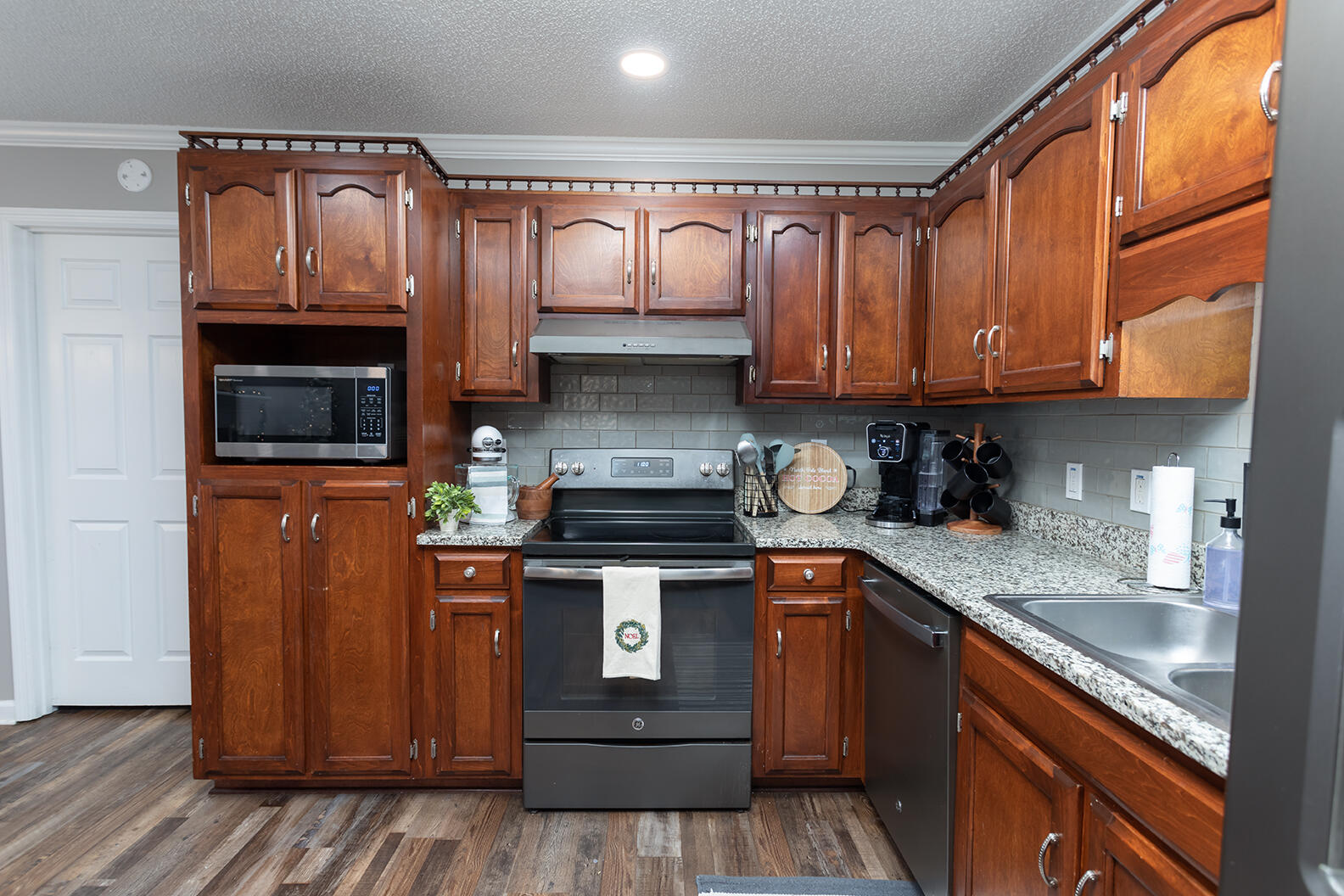 2443 NW Valley Hills Trail