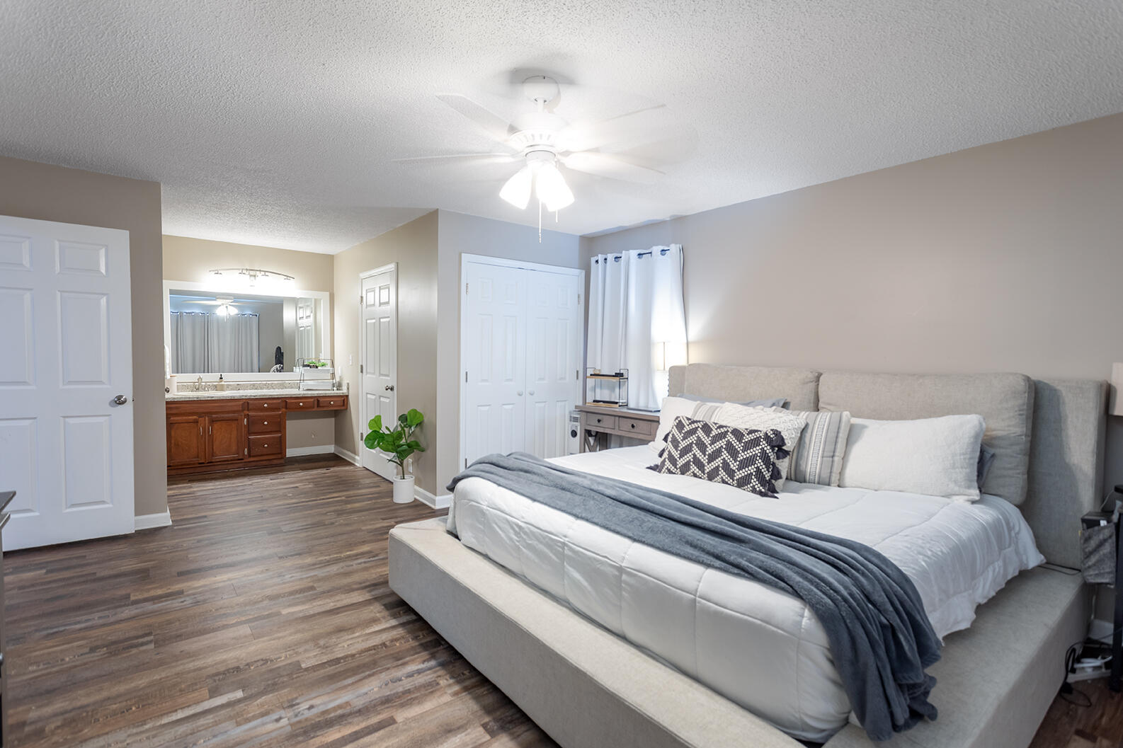 2443 NW Valley Hills Trail