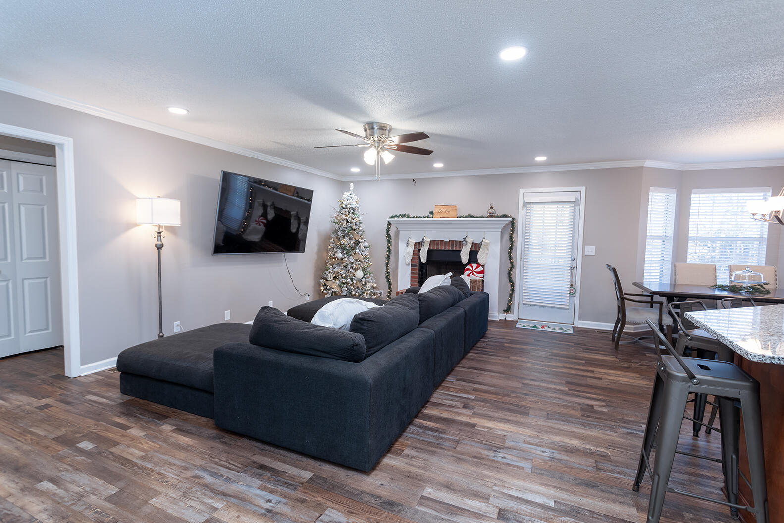 2443 NW Valley Hills Trail