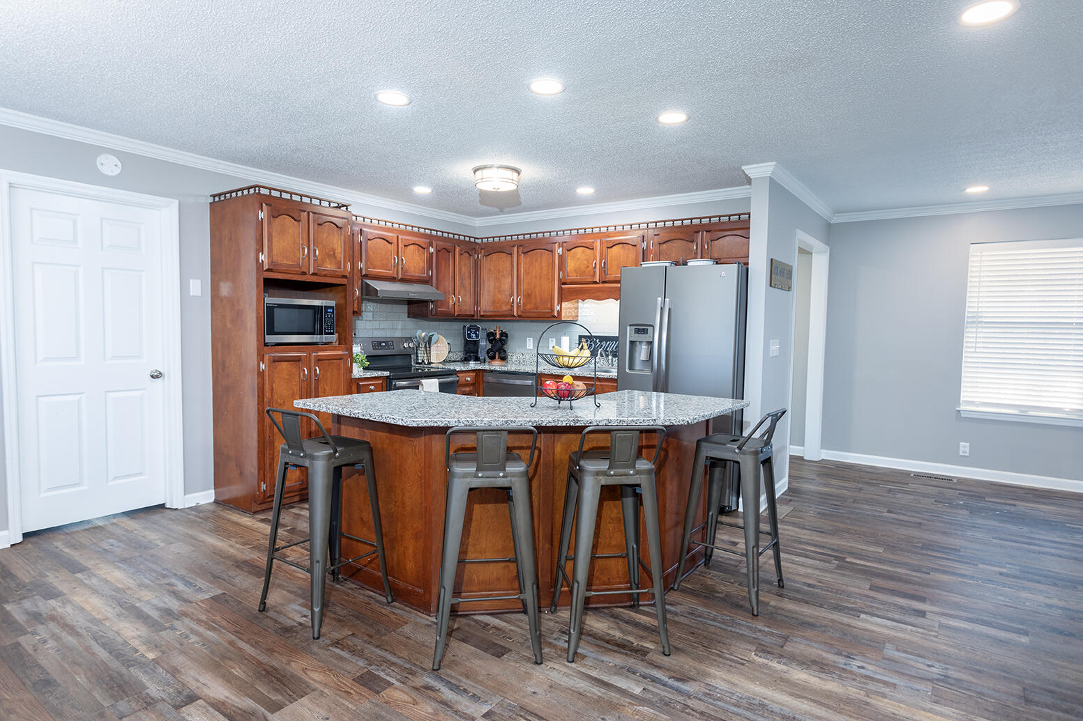 2443 NW Valley Hills Trail
