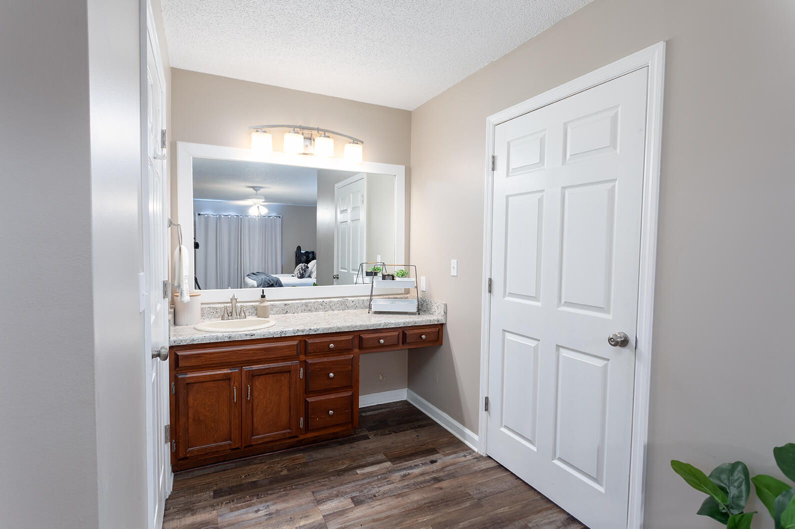 2443 NW Valley Hills Trail