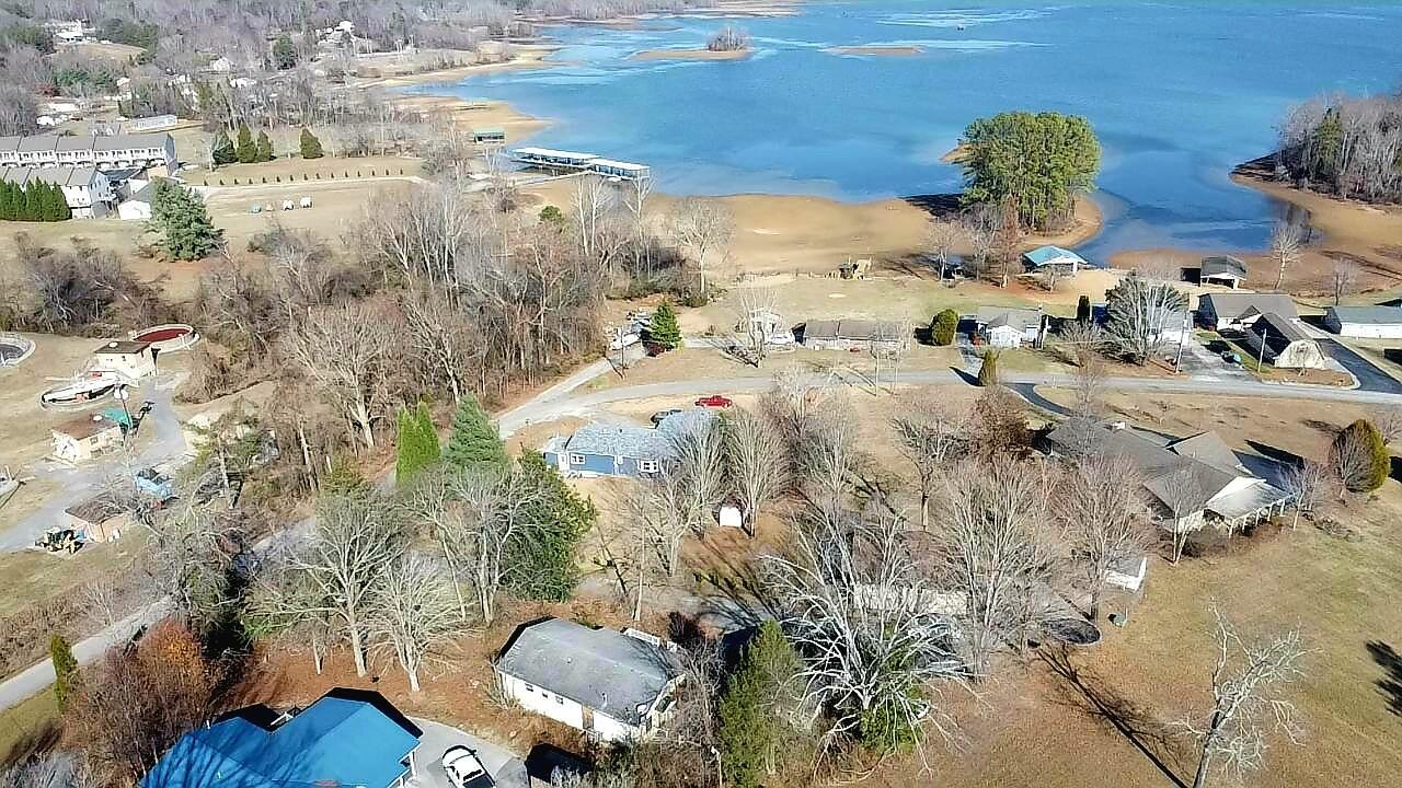 206 Lakeshire Drive