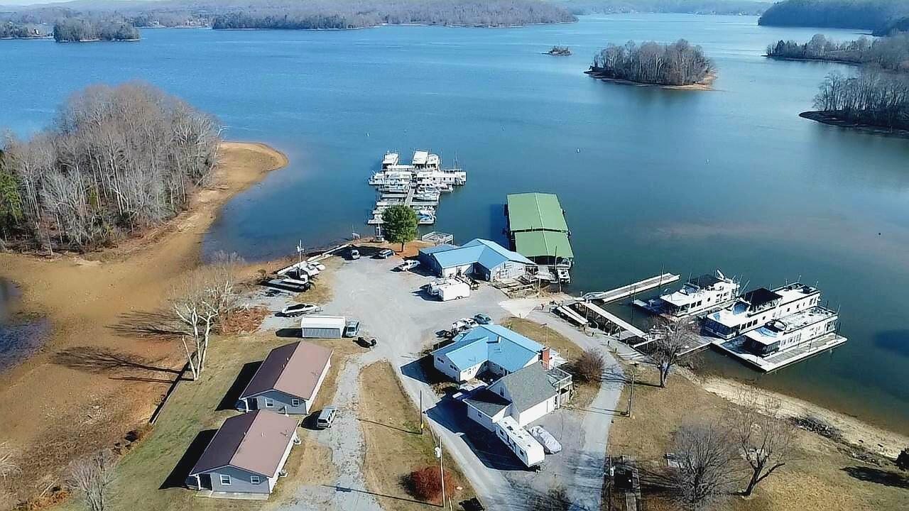 206 Lakeshire Drive