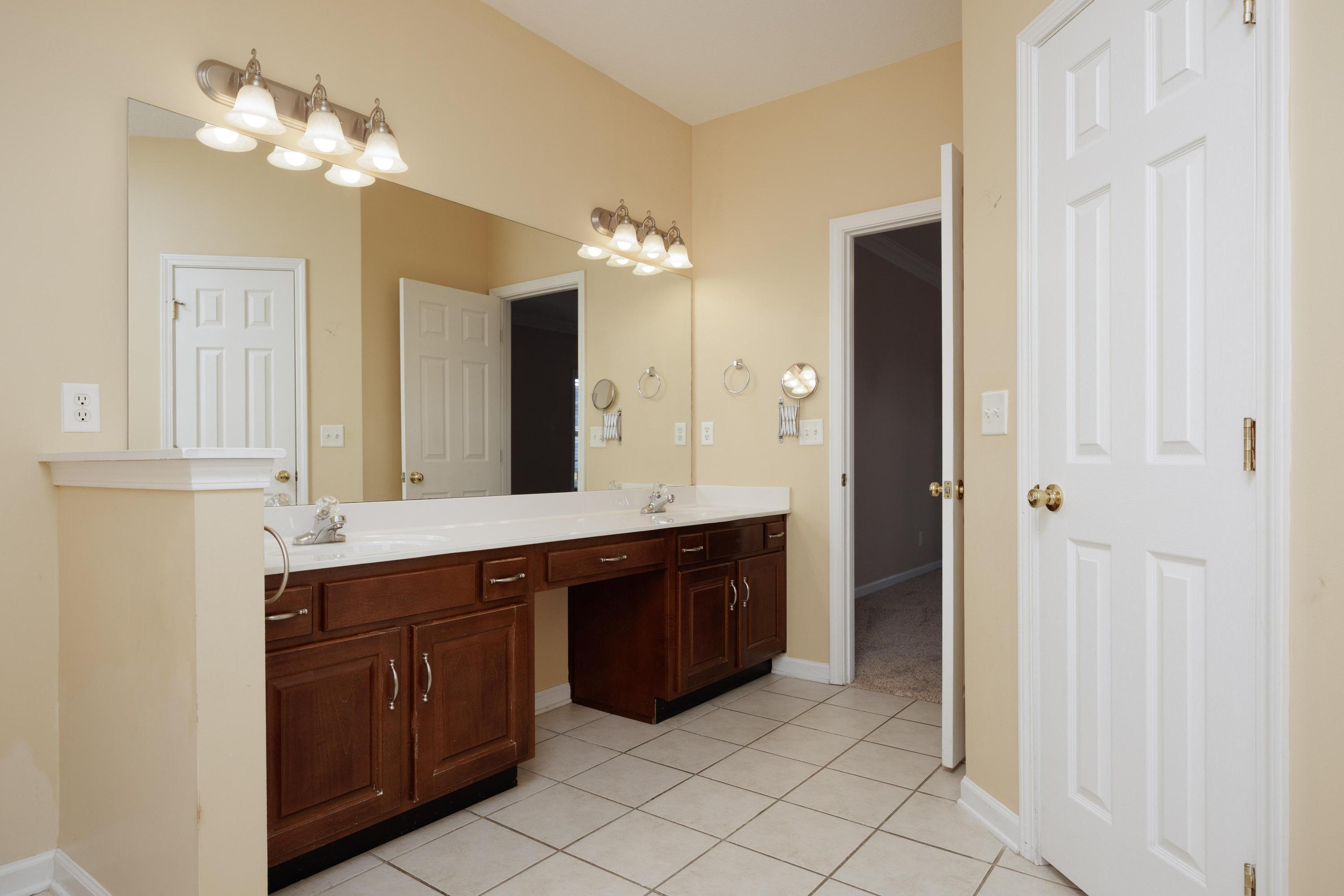 8871 Streamside Drive