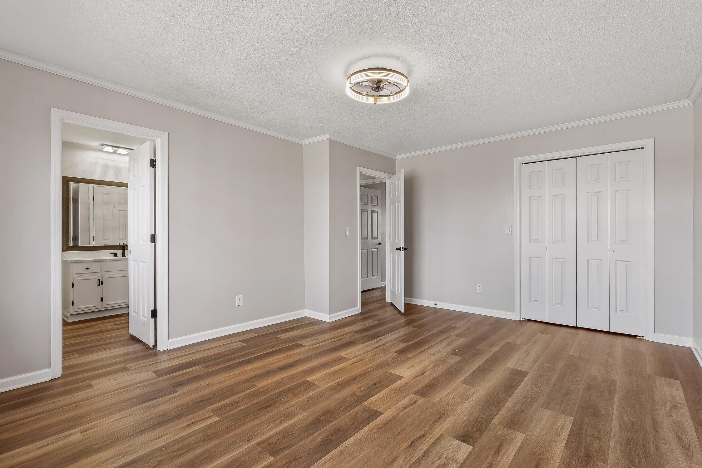 6525 Lake Shadows Cir