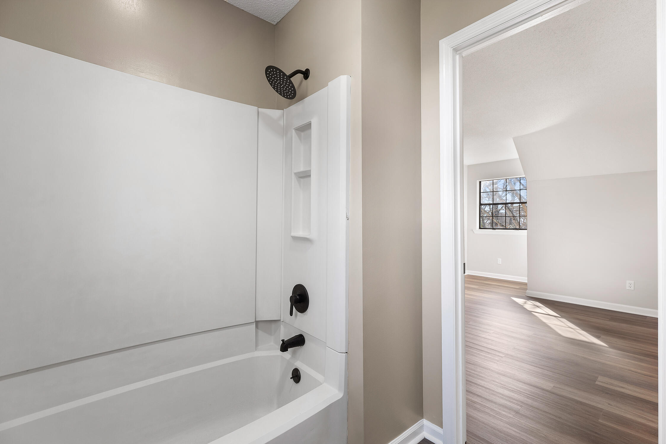 6525 Lake Shadows Cir