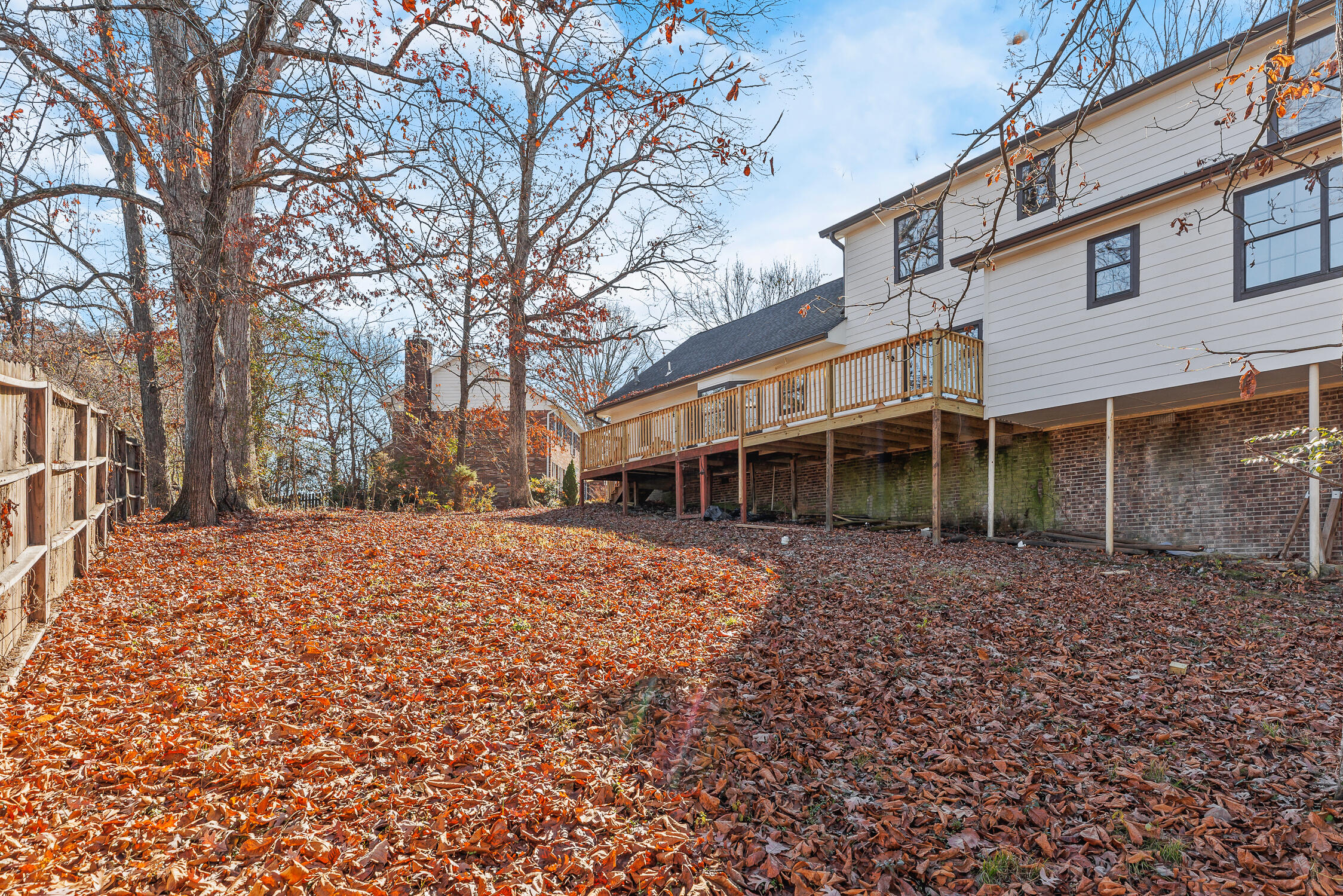 6525 Lake Shadows Cir