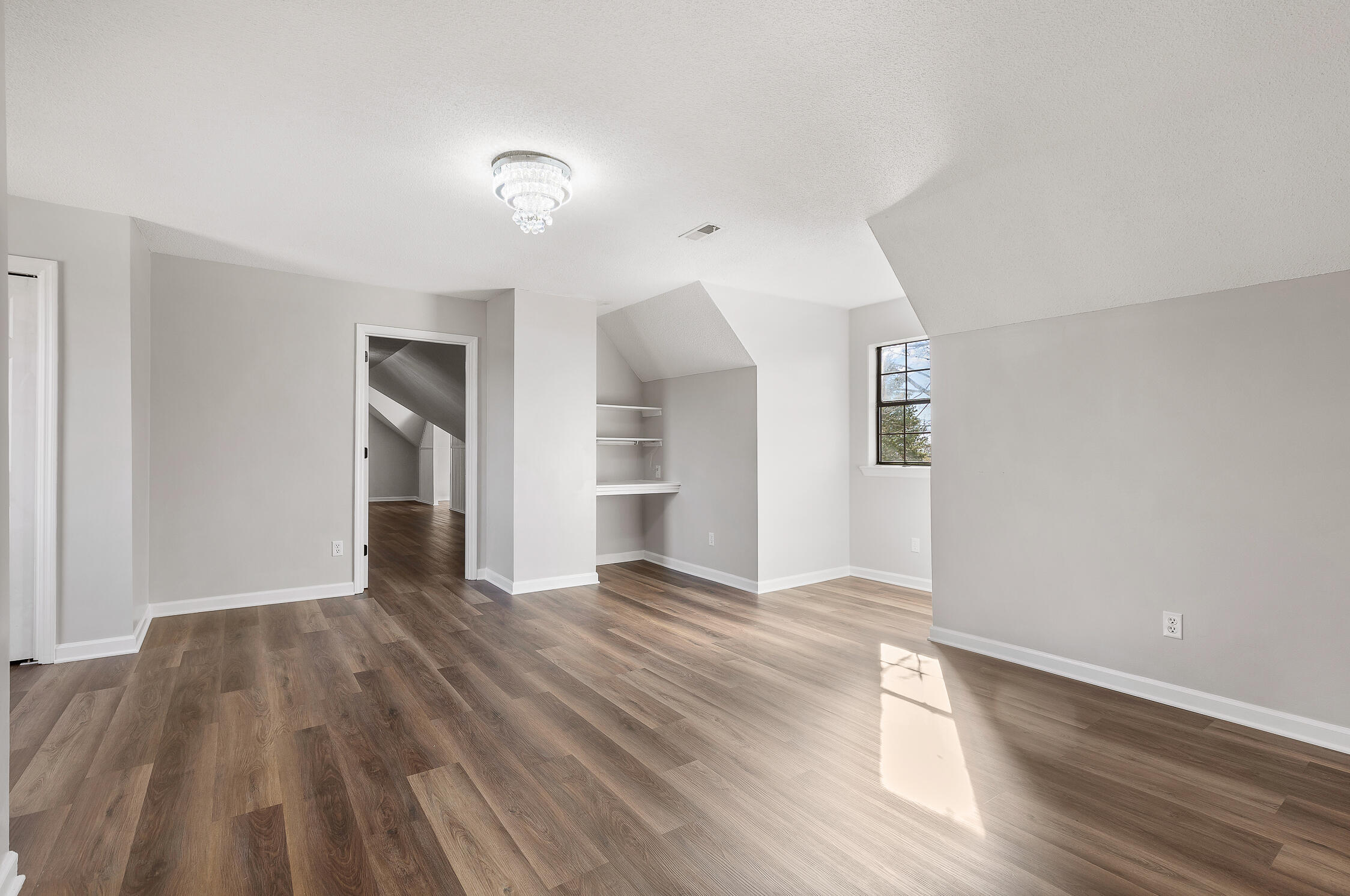 6525 Lake Shadows Cir