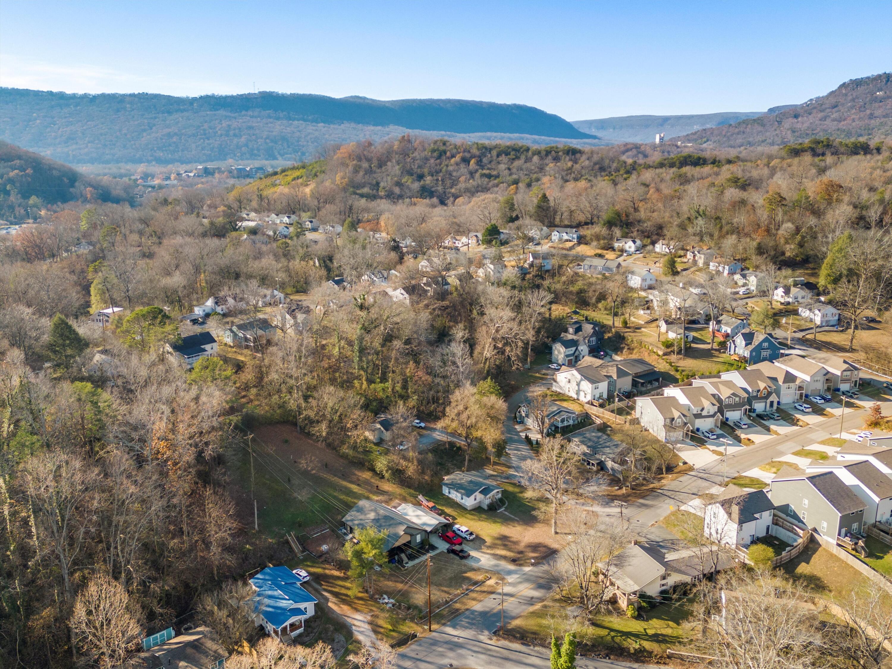 202 Hedgewood Dr