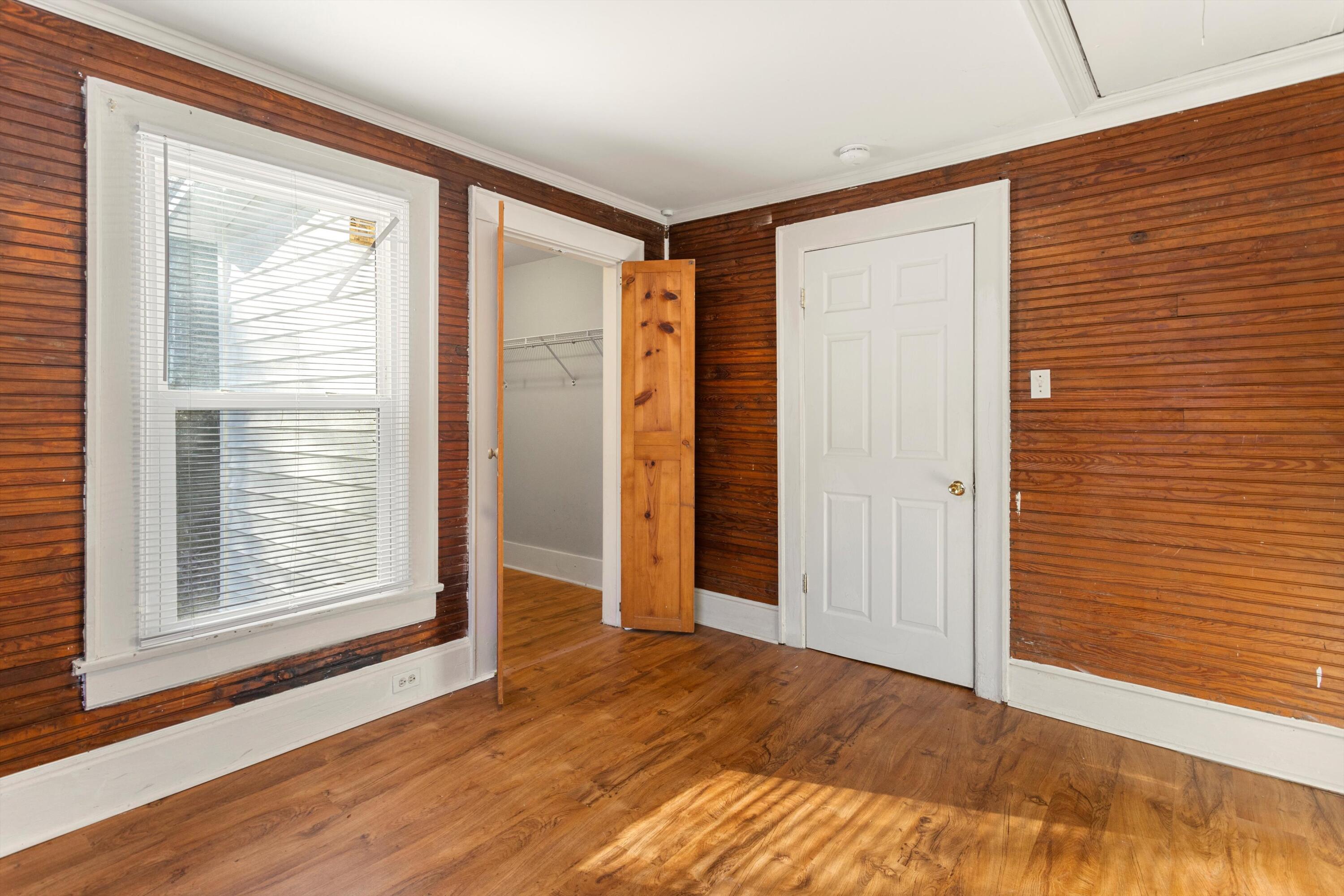 202 Hedgewood Dr